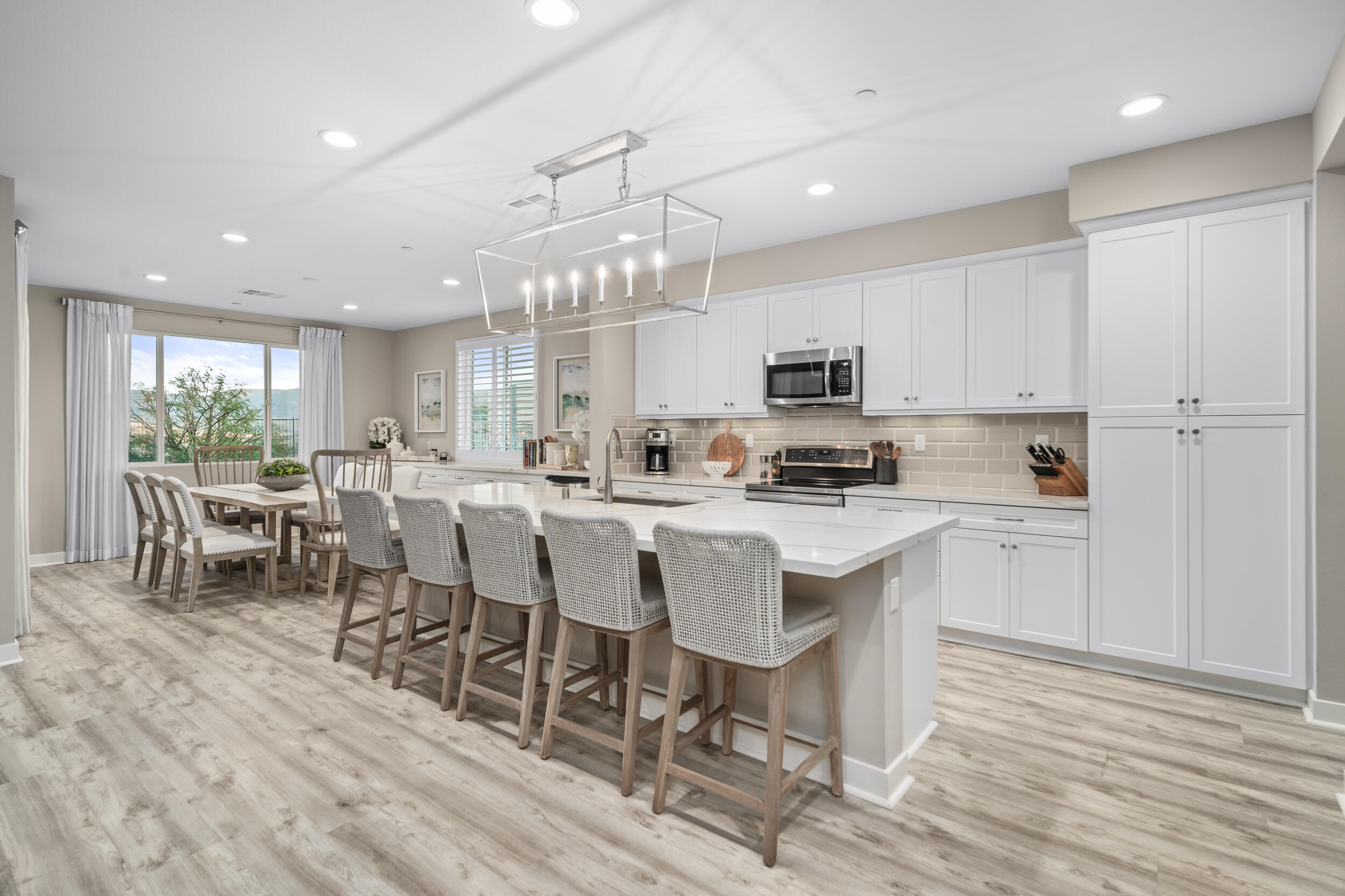 Palmdale, California 93551, United States, 4 Bedrooms Bedrooms, ,3 BathroomsBathrooms,Residential,Active,39514