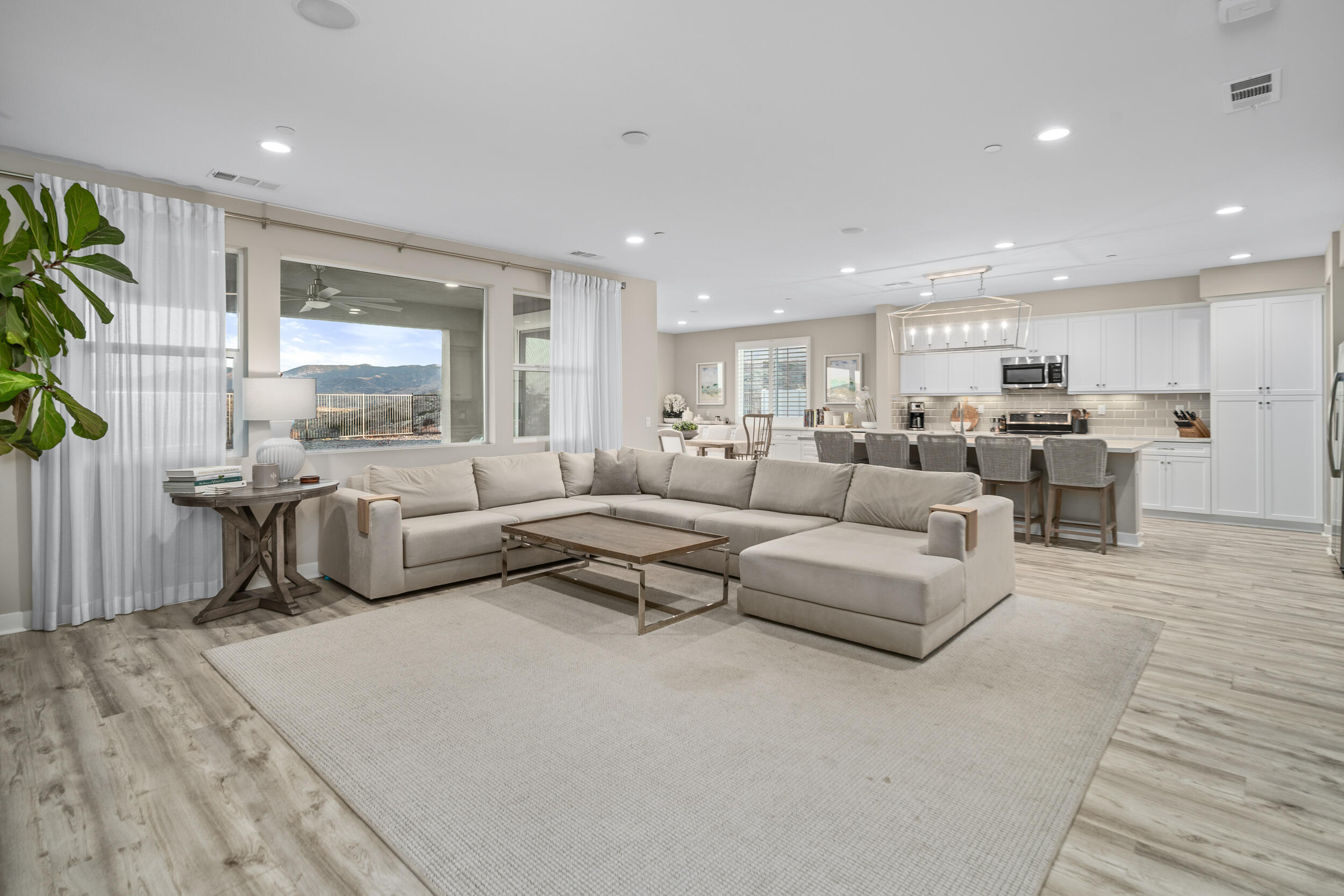 Palmdale, California 93551, United States, 4 Bedrooms Bedrooms, ,3 BathroomsBathrooms,Residential,Active,39514