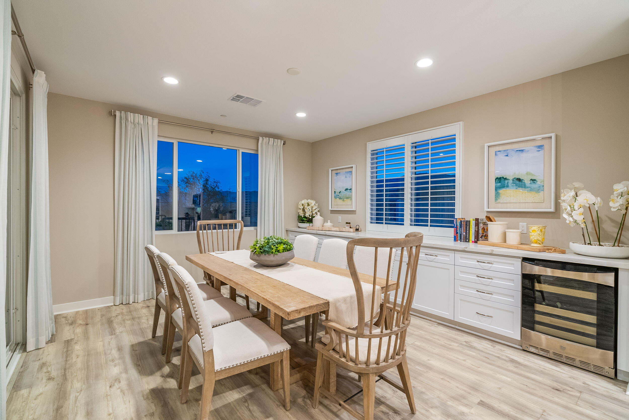 Palmdale, California 93551, United States, 4 Bedrooms Bedrooms, ,3 BathroomsBathrooms,Residential,Active,39514