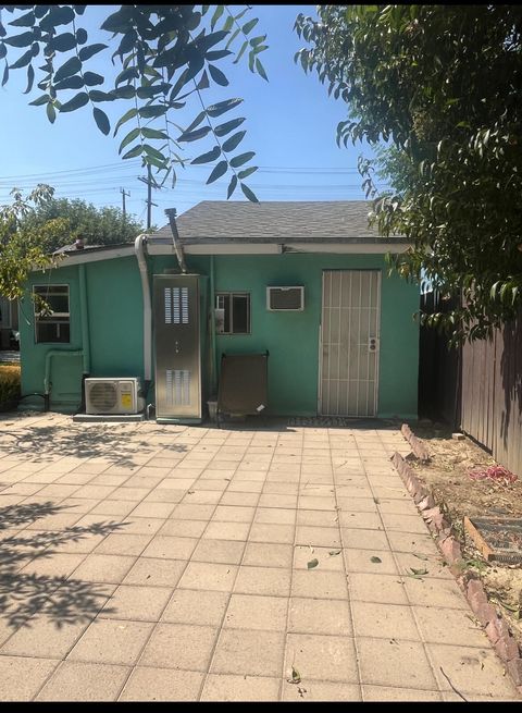 A home in Reseda