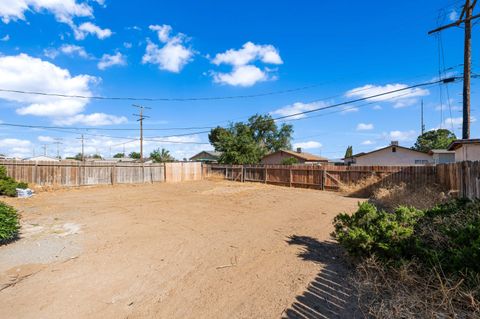 Single Family Residence in Rosamond CA 1584 Franklin Avenue 19.jpg