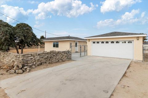 A home in Rosamond