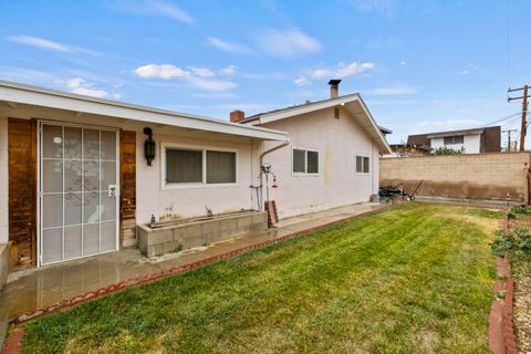 A home in Mojave