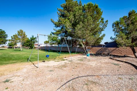 Mobile Home in Rosamond CA 2105 Windflow Drive 28.jpg