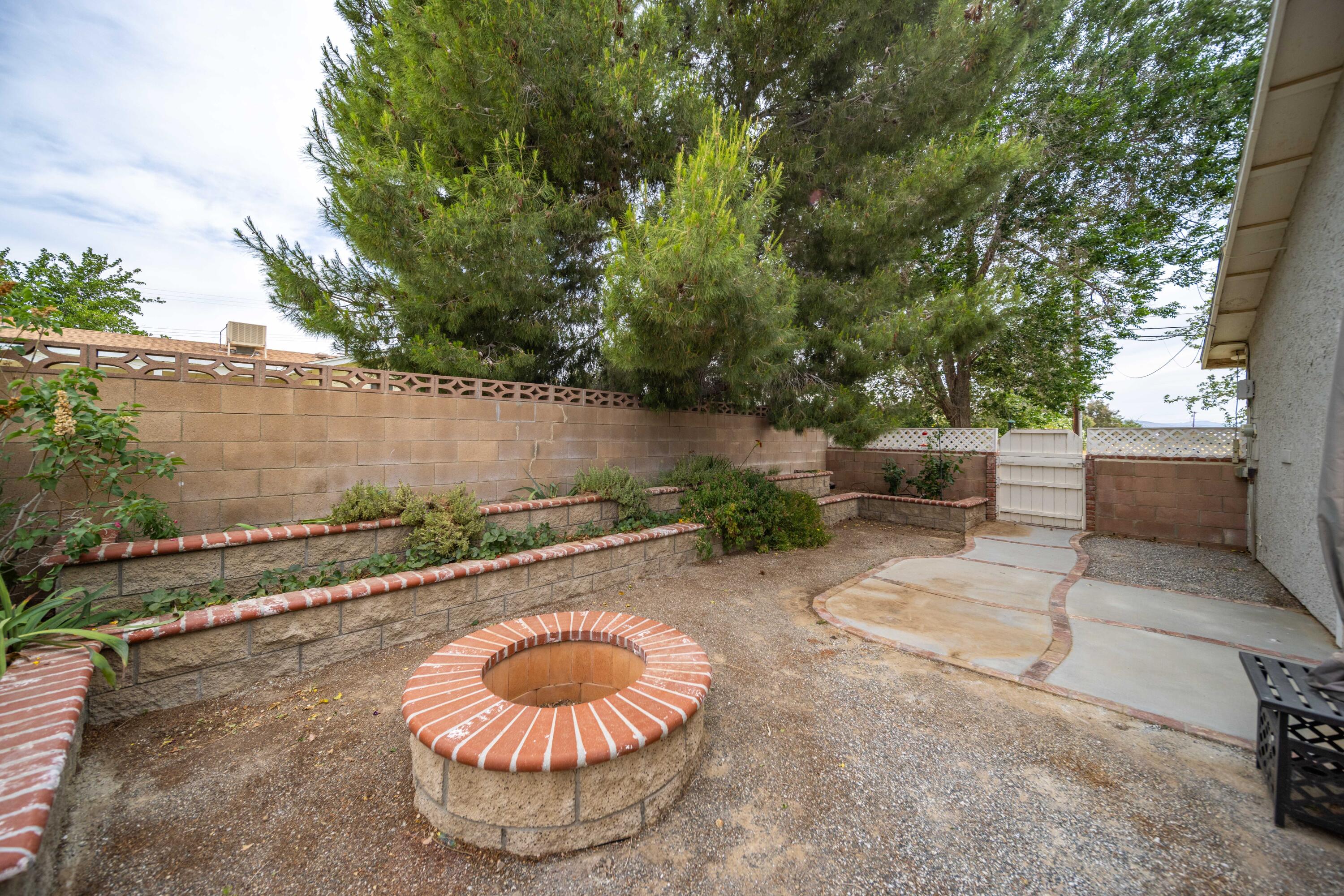 Quartz Hill, California 93536, United States, 4 Bedrooms Bedrooms, ,2 BathroomsBathrooms,Residential,Active,139843