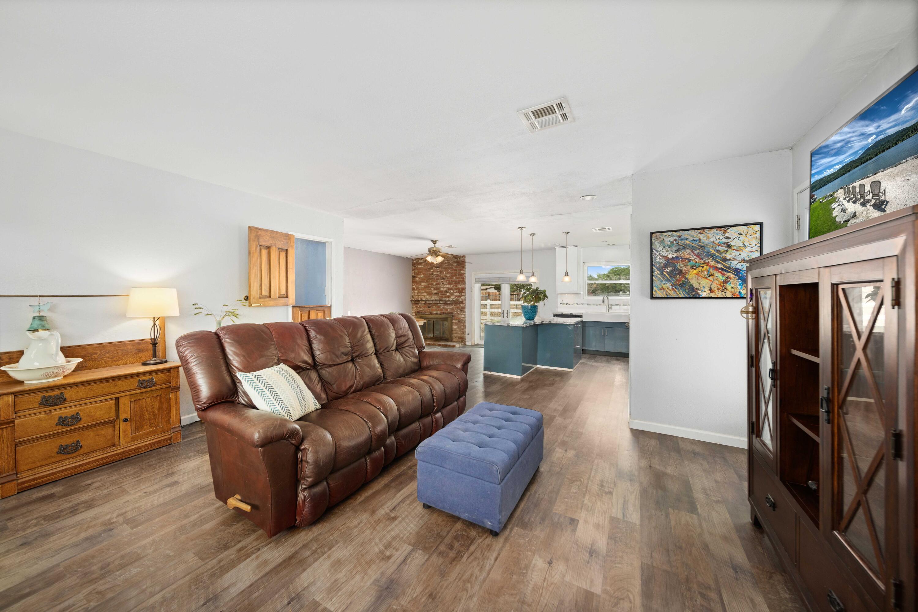 Quartz Hill, California 93536, United States, 4 Bedrooms Bedrooms, ,2 BathroomsBathrooms,Residential,Active,139843