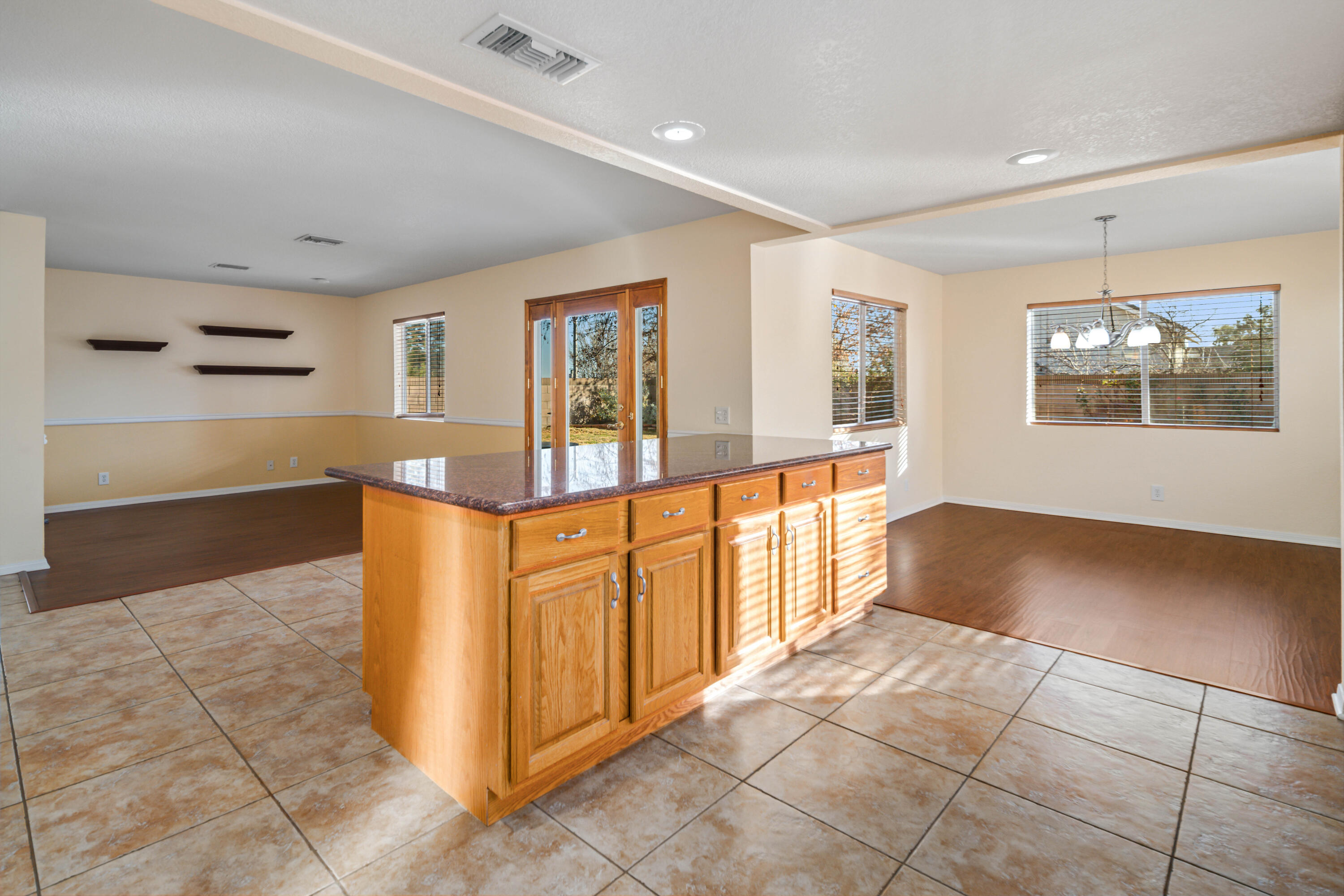 Quartz Hill, California 93536, United States, 4 Bedrooms Bedrooms, ,3 BathroomsBathrooms,Residential,Active,14234