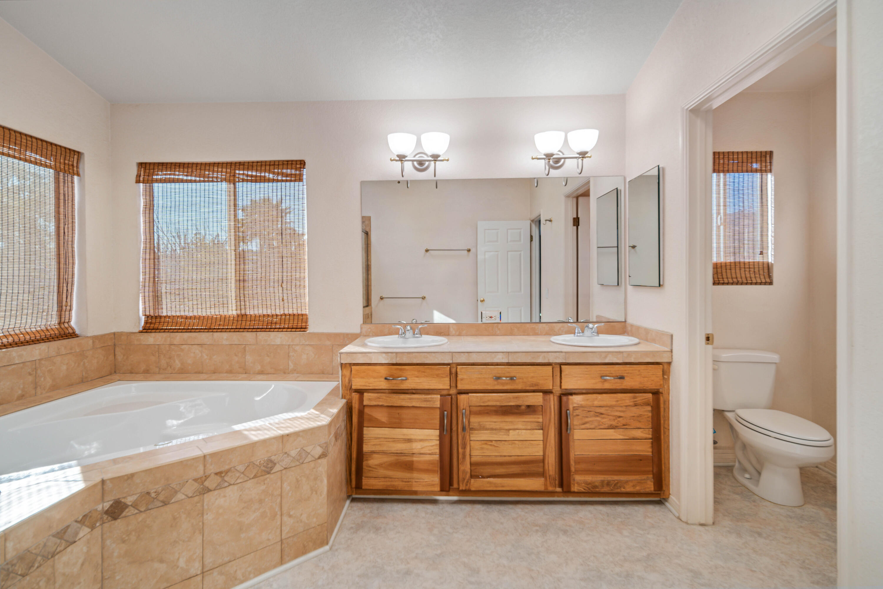 Quartz Hill, California 93536, United States, 4 Bedrooms Bedrooms, ,3 BathroomsBathrooms,Residential,Active,14234