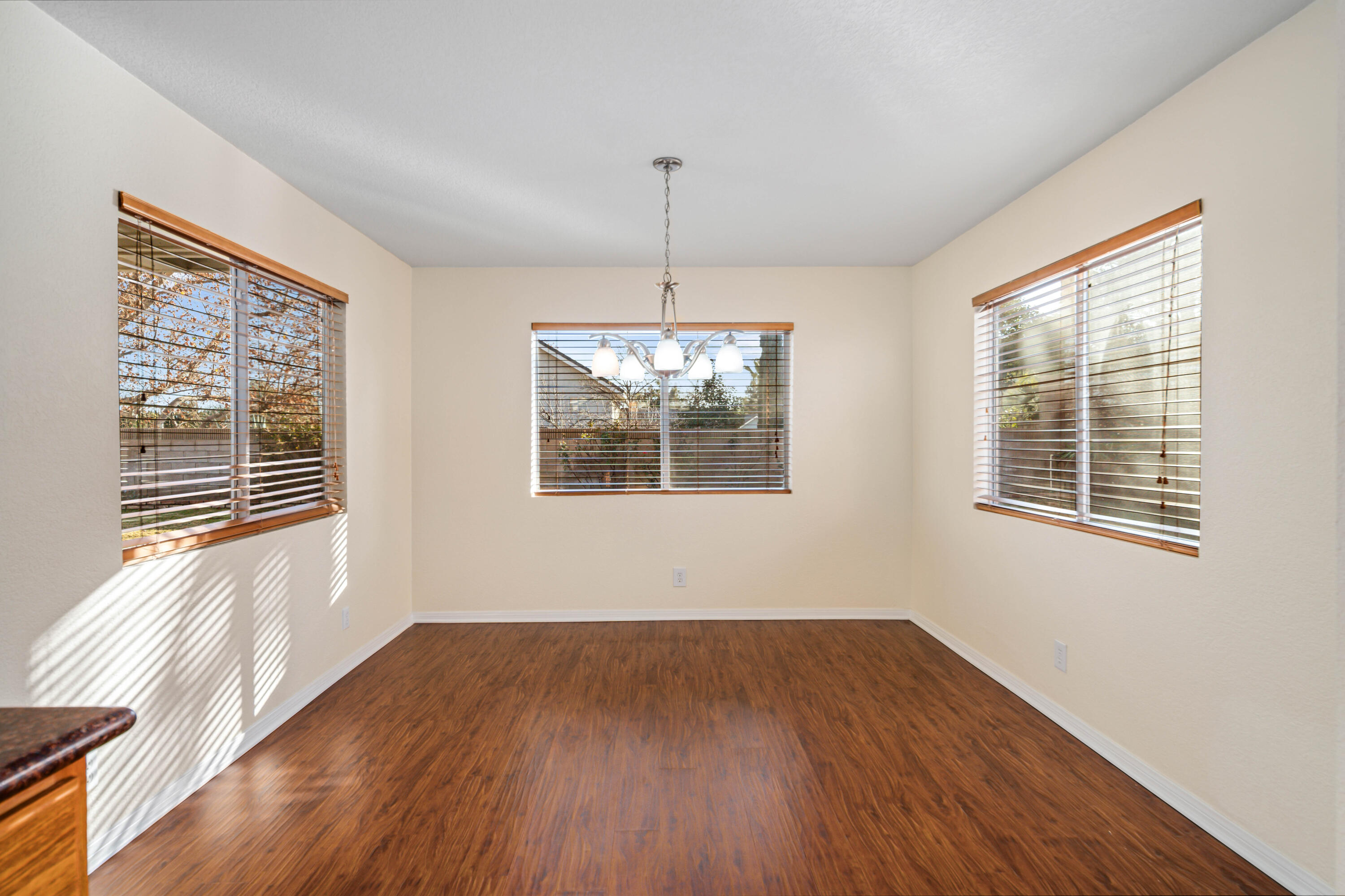 Quartz Hill, California 93536, United States, 4 Bedrooms Bedrooms, ,3 BathroomsBathrooms,Residential,Active,14234