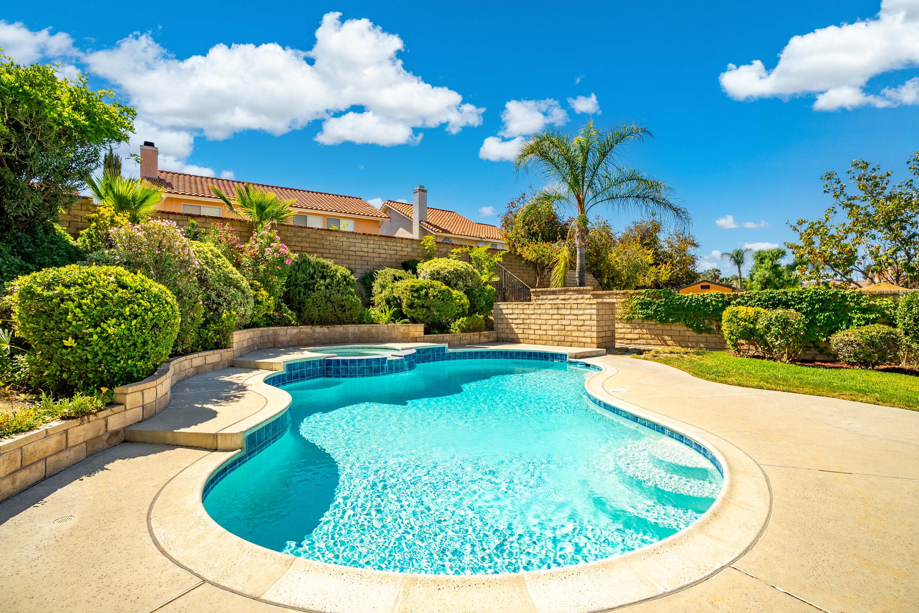 Santa Clarita, California 91390, United States, 4 Bedrooms Bedrooms, ,3 BathroomsBathrooms,Residential,Active,142971