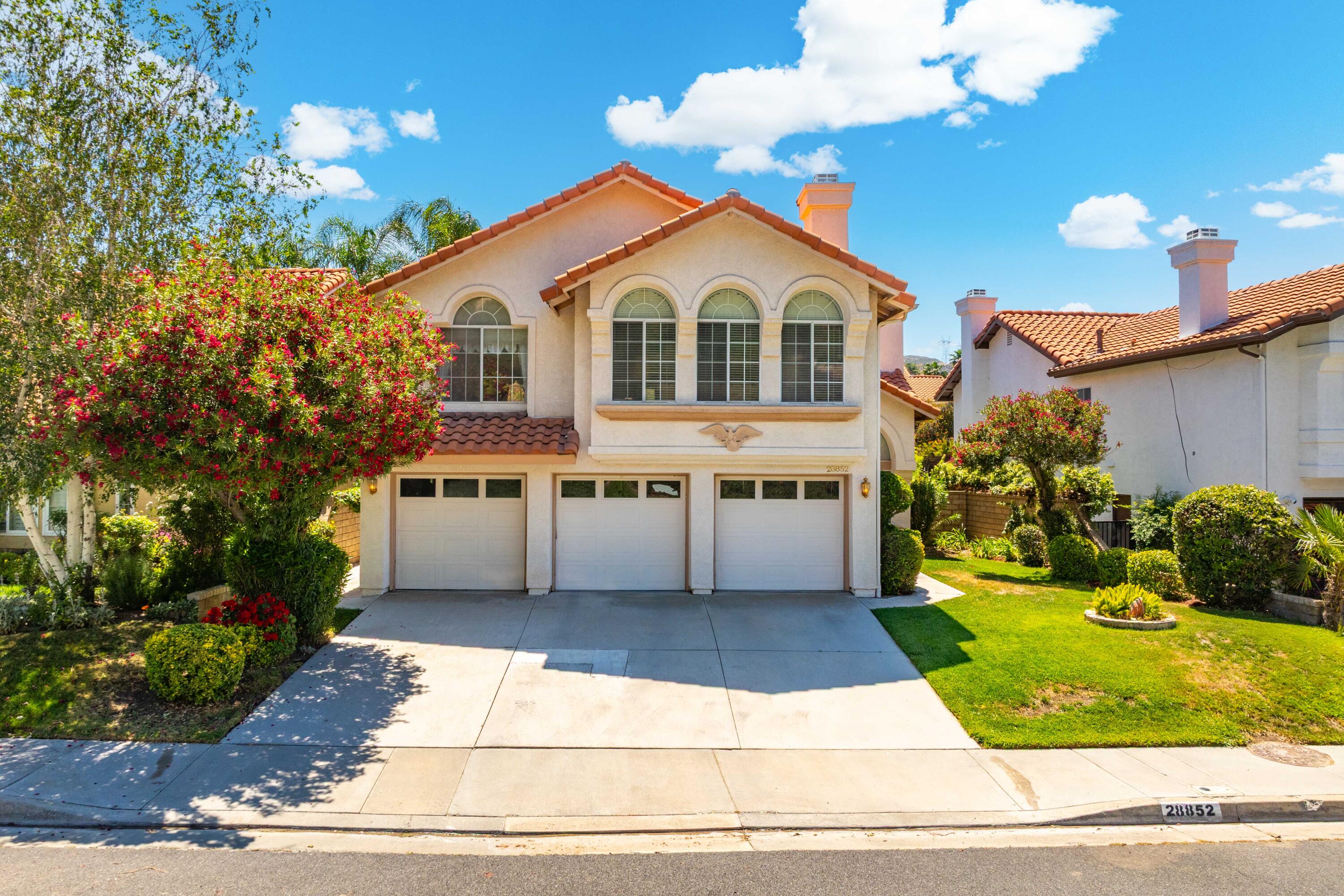 Santa Clarita, California 91390, United States, 4 Bedrooms Bedrooms, ,3 BathroomsBathrooms,Residential,Active,142971 Santa Clarita, California 91390, United States, 4 Bedrooms Bedrooms, ,3 BathroomsBathrooms,Residential,Active,142971