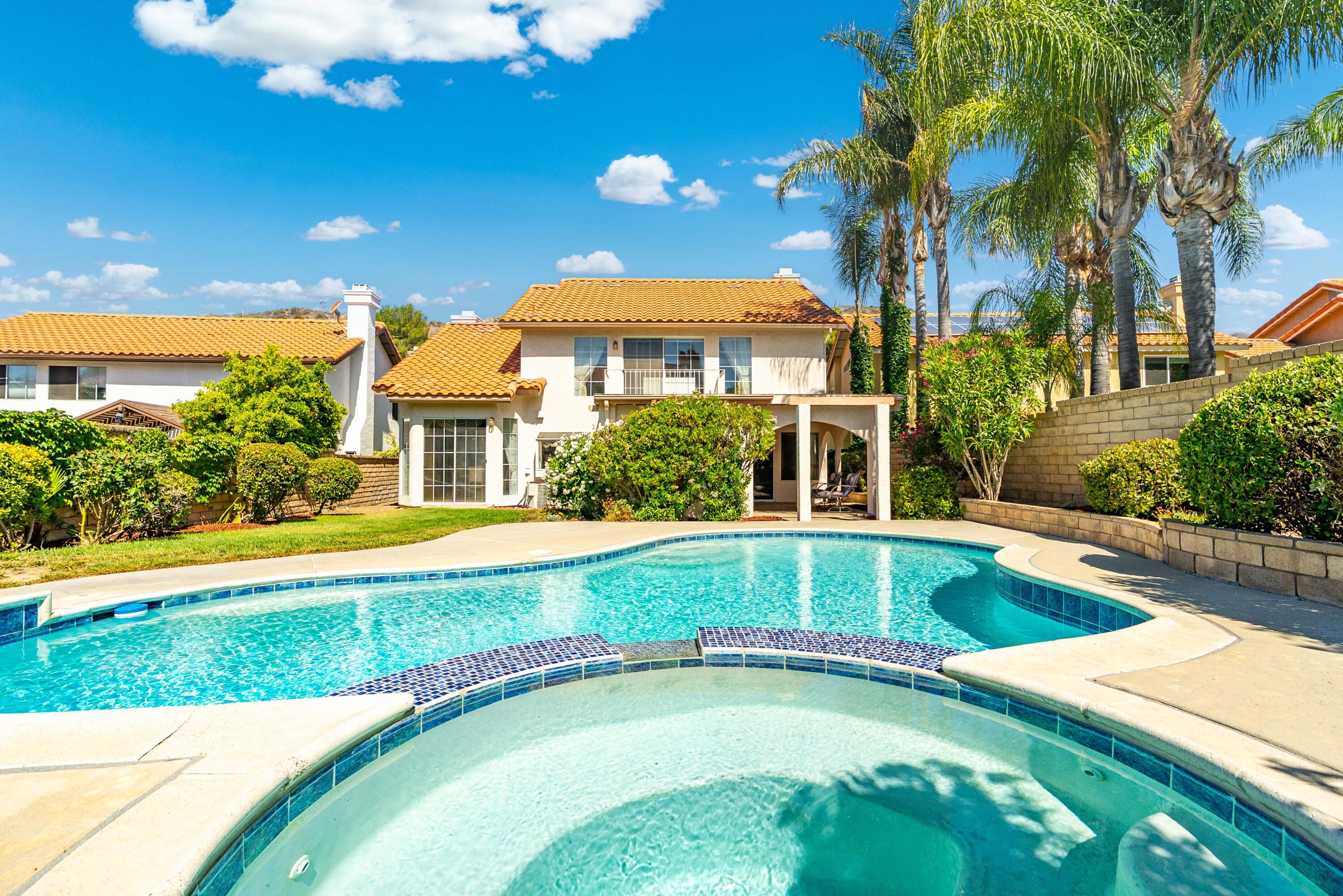 Santa Clarita, California 91390, United States, 4 Bedrooms Bedrooms, ,3 BathroomsBathrooms,Residential,Active,142971