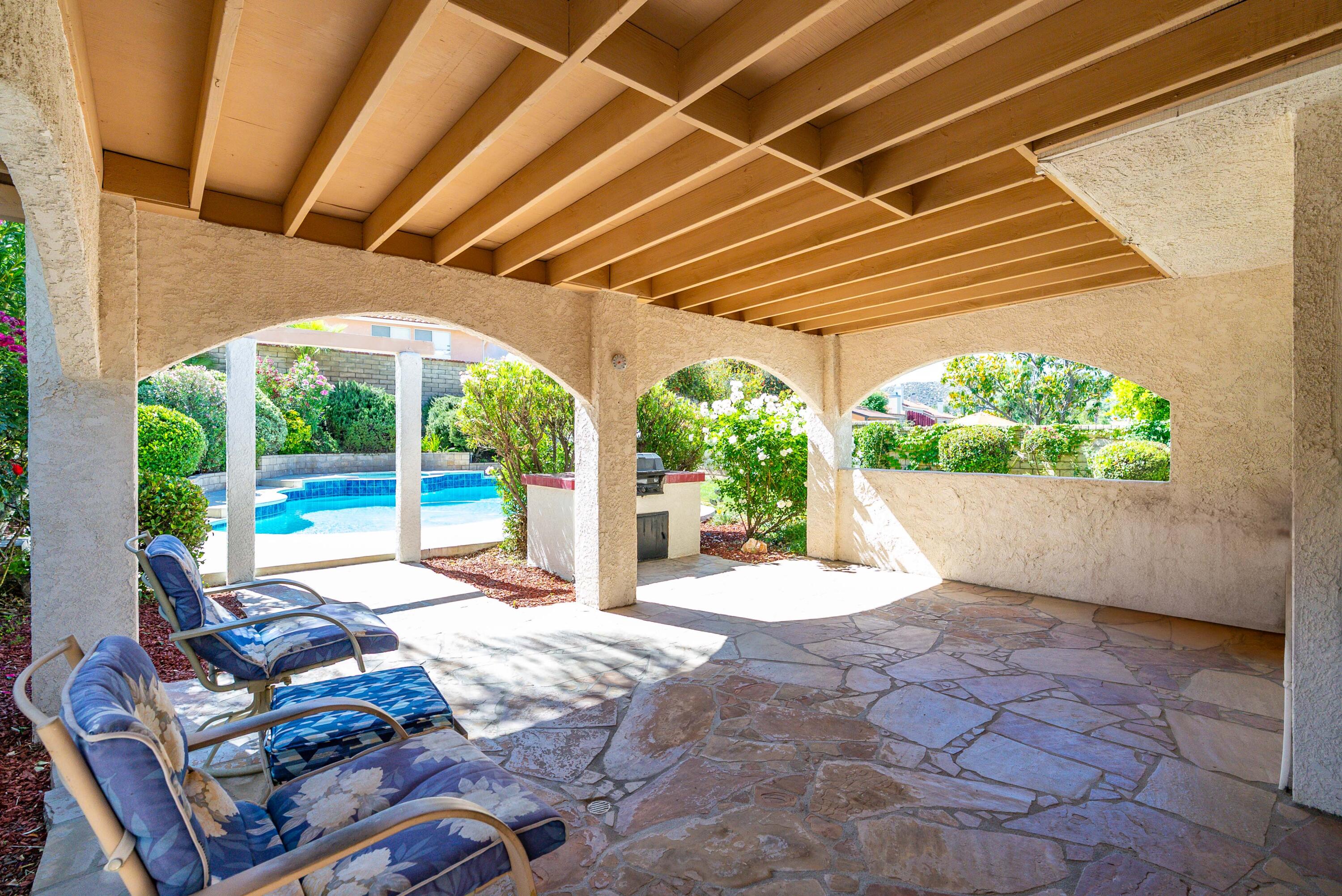 Santa Clarita, California 91390, United States, 4 Bedrooms Bedrooms, ,3 BathroomsBathrooms,Residential,Active,142971