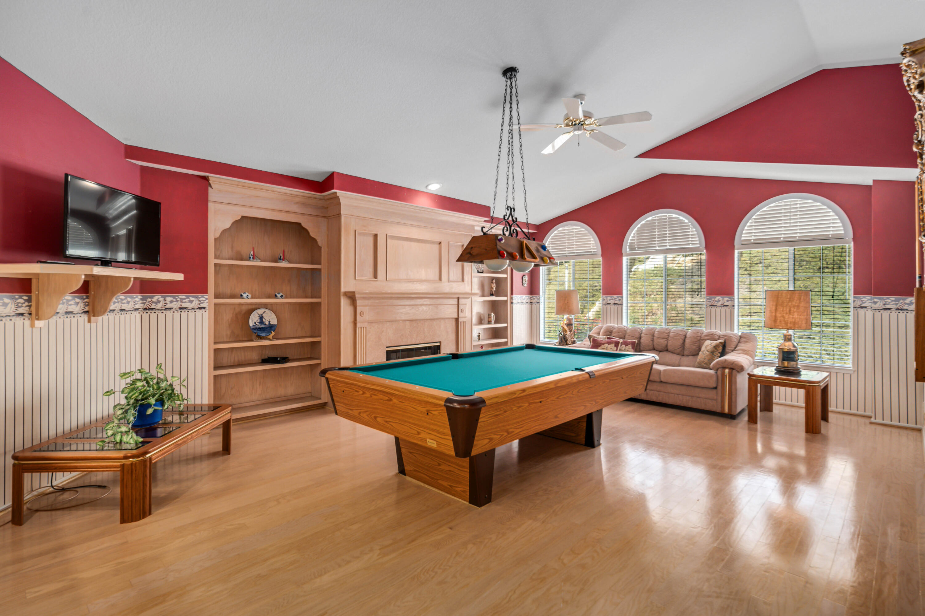 Santa Clarita, California 91390, United States, 4 Bedrooms Bedrooms, ,3 BathroomsBathrooms,Residential,Active,142971