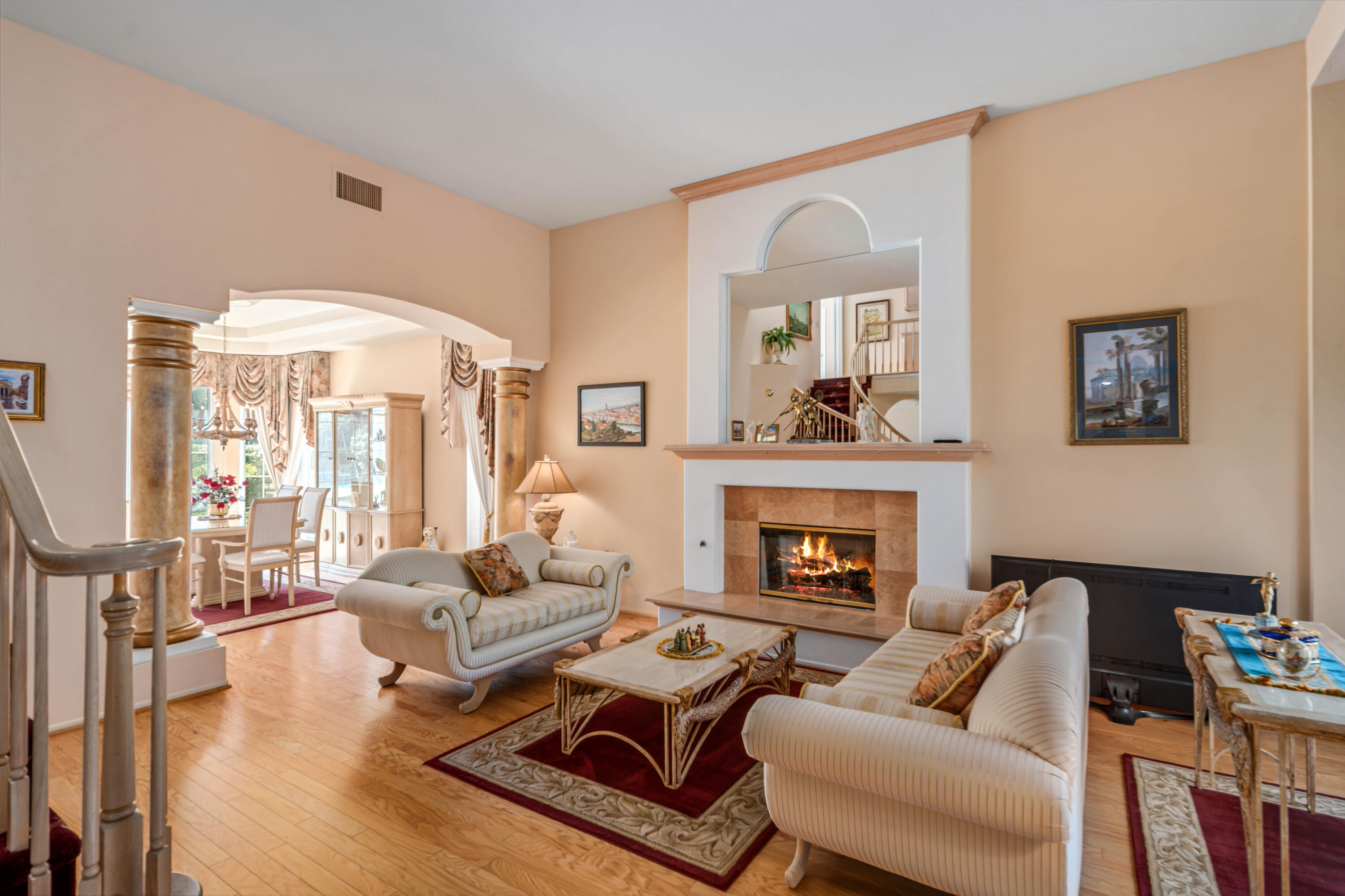 Santa Clarita, California 91390, United States, 4 Bedrooms Bedrooms, ,3 BathroomsBathrooms,Residential,Active,142971