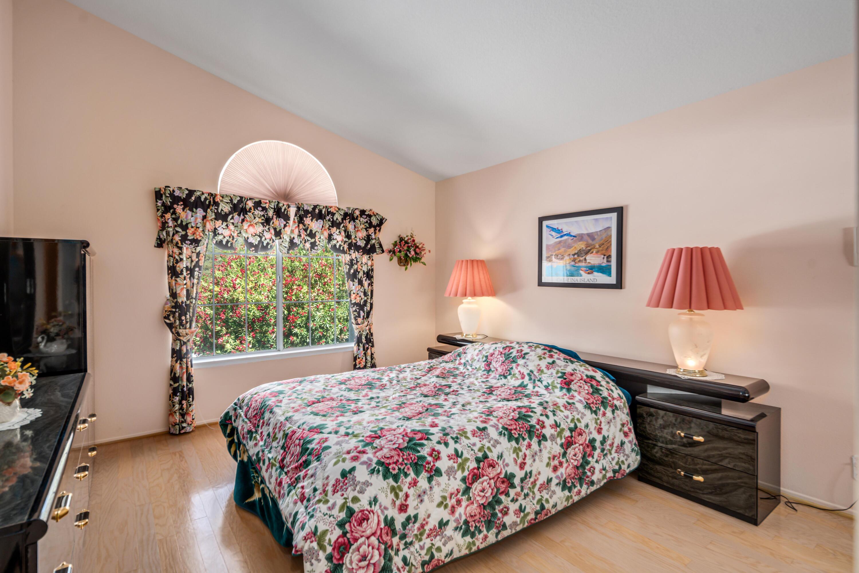 Santa Clarita, California 91390, United States, 4 Bedrooms Bedrooms, ,3 BathroomsBathrooms,Residential,Active,142971