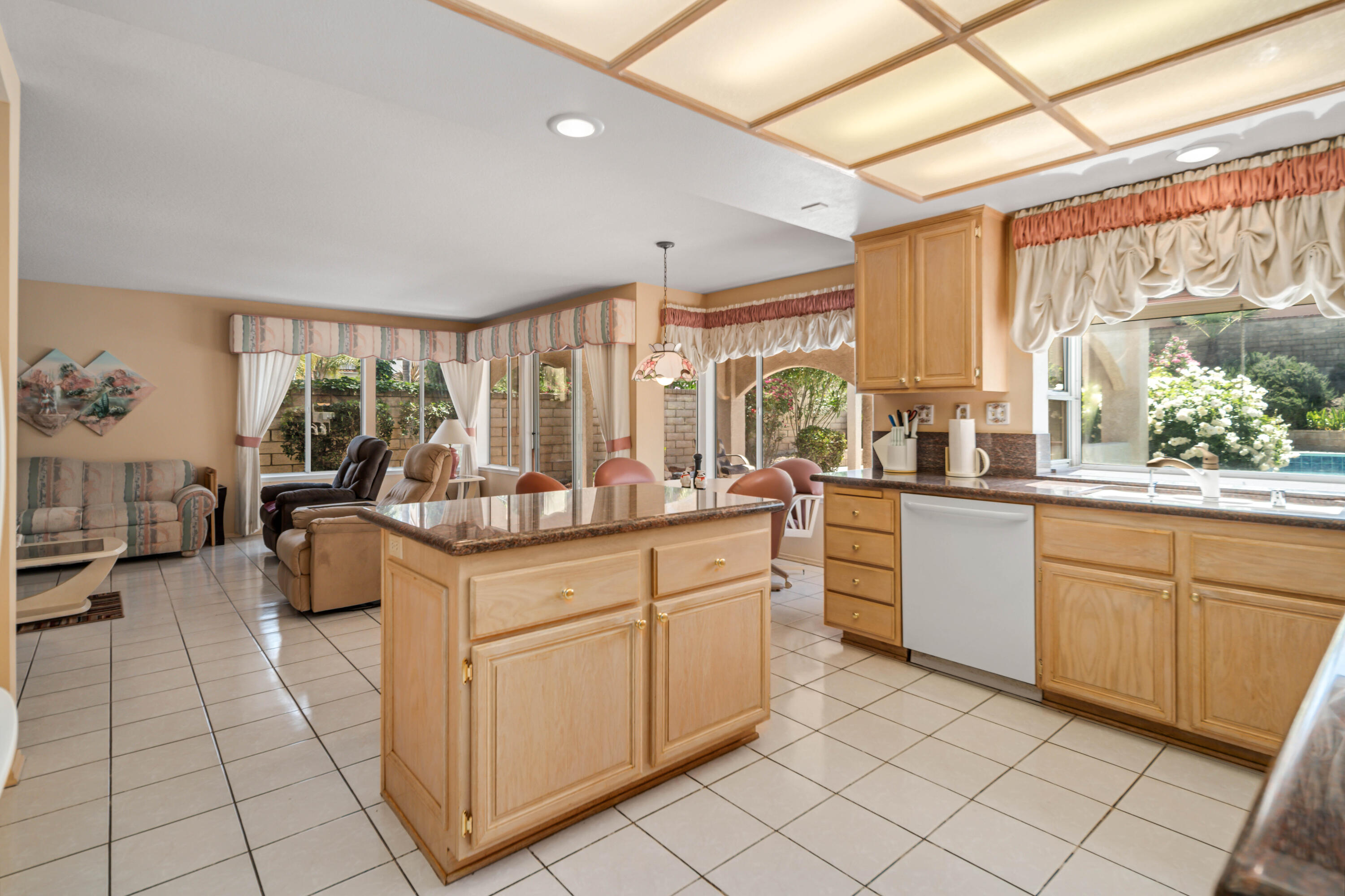 Santa Clarita, California 91390, United States, 4 Bedrooms Bedrooms, ,3 BathroomsBathrooms,Residential,Active,142971