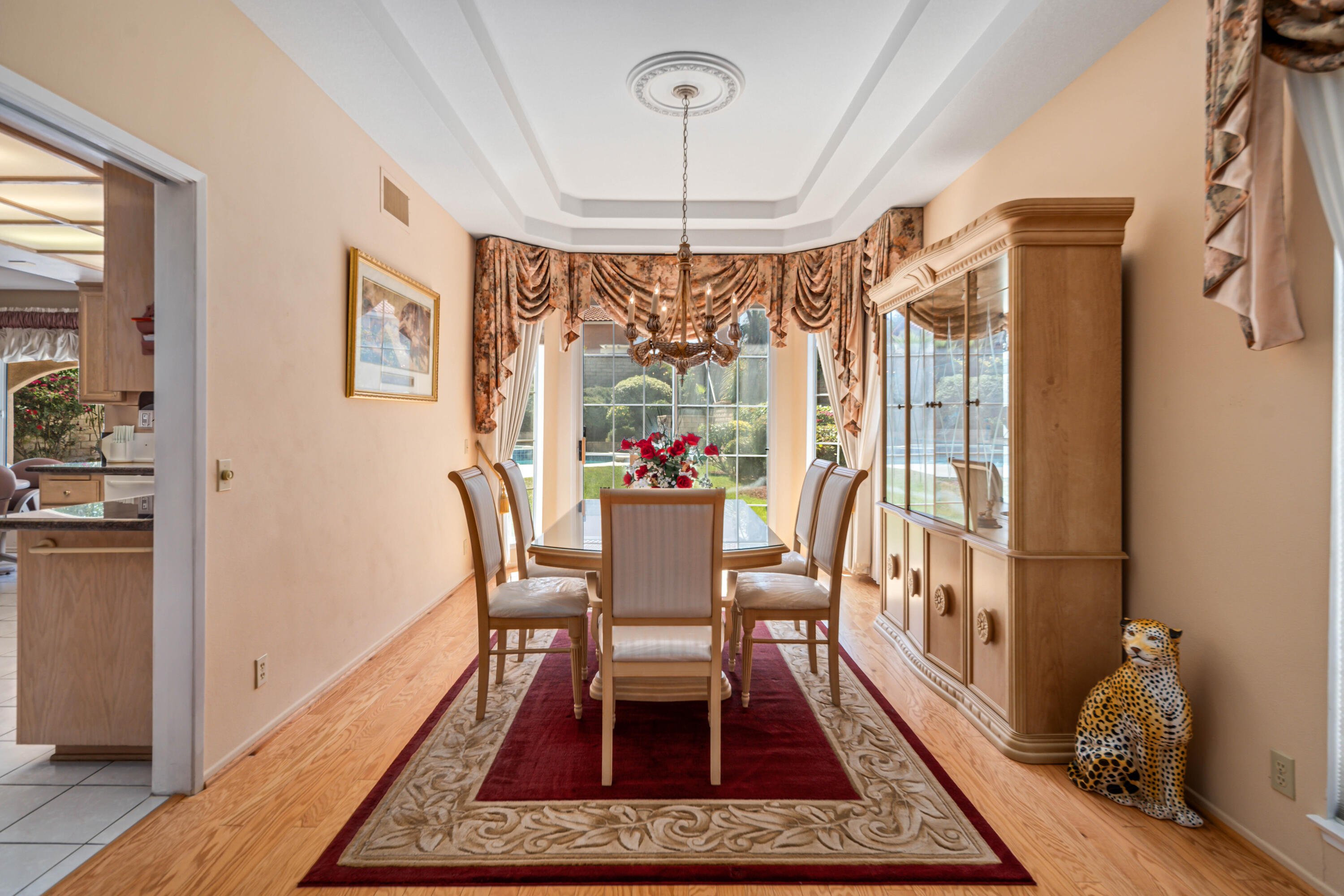 Santa Clarita, California 91390, United States, 4 Bedrooms Bedrooms, ,3 BathroomsBathrooms,Residential,Active,142971