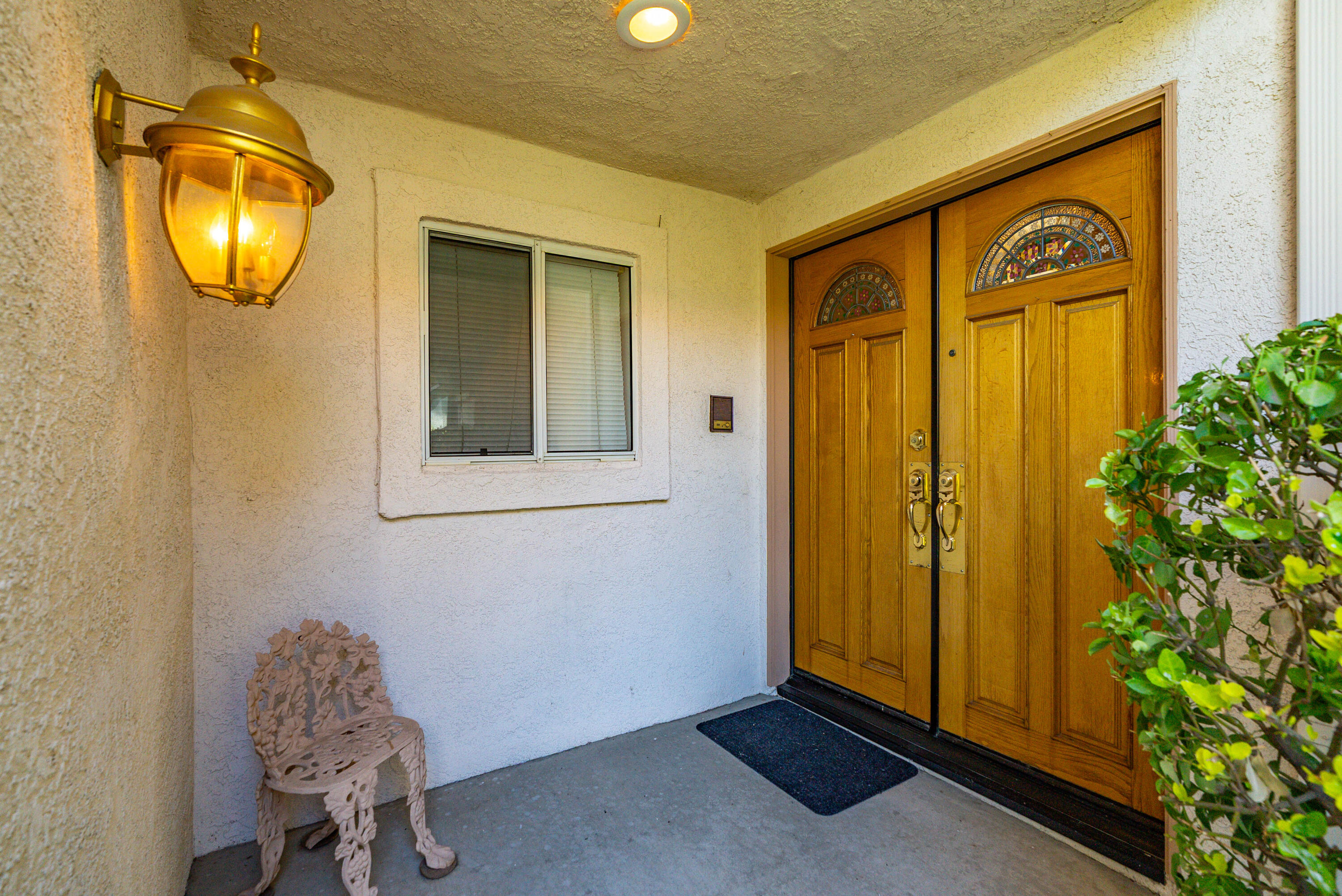 Santa Clarita, California 91390, United States, 4 Bedrooms Bedrooms, ,3 BathroomsBathrooms,Residential,Active,142971