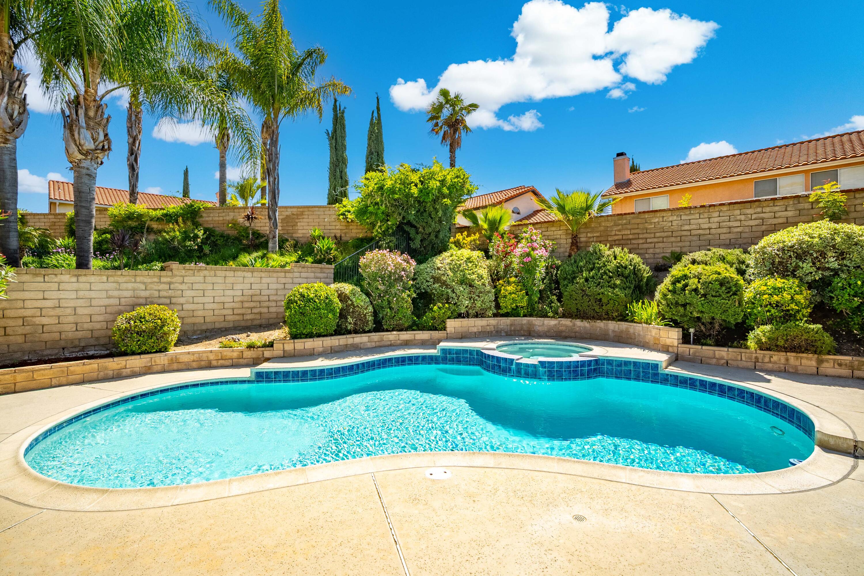 Santa Clarita, California 91390, United States, 4 Bedrooms Bedrooms, ,3 BathroomsBathrooms,Residential,Active,142971