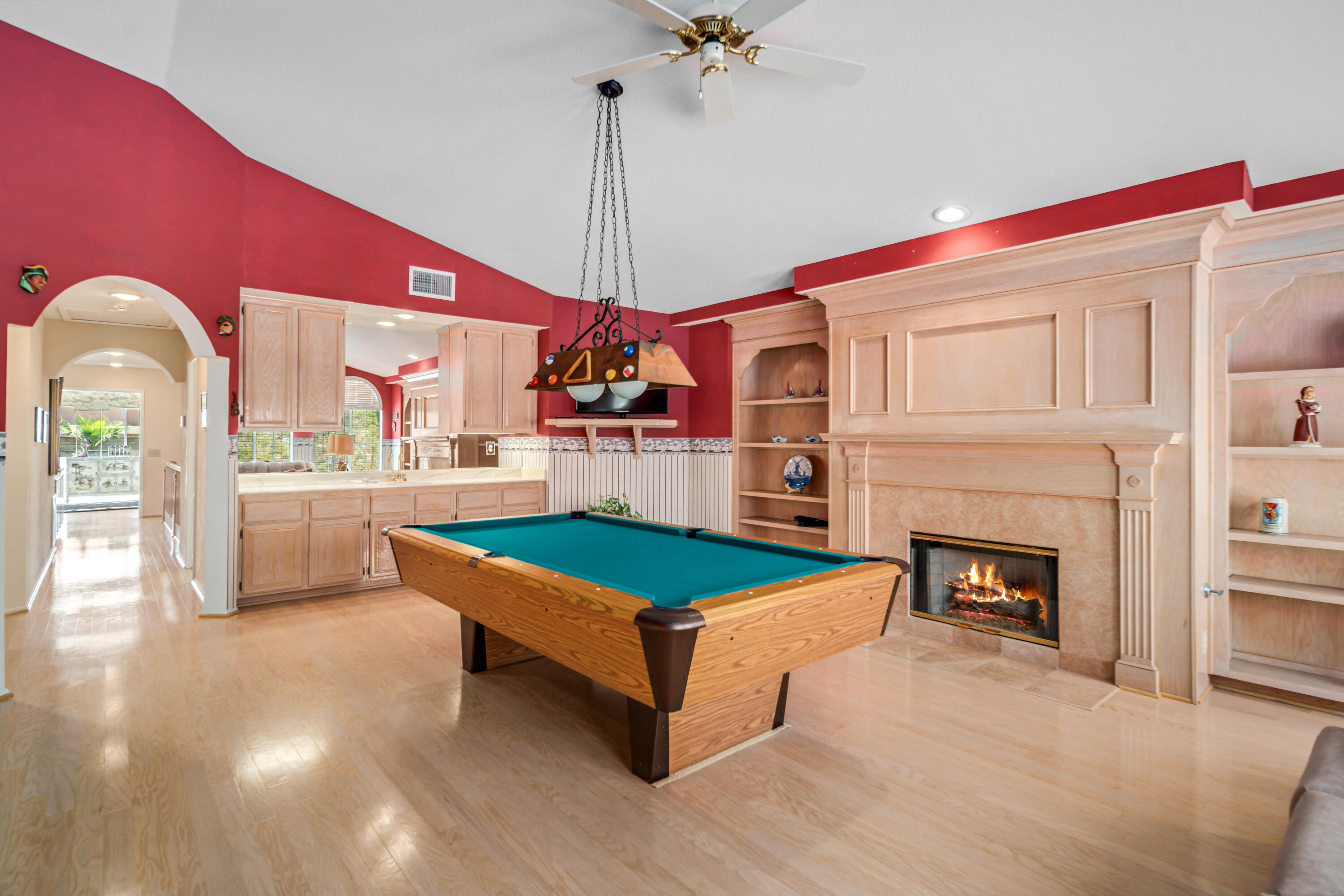 Santa Clarita, California 91390, United States, 4 Bedrooms Bedrooms, ,3 BathroomsBathrooms,Residential,Active,142971