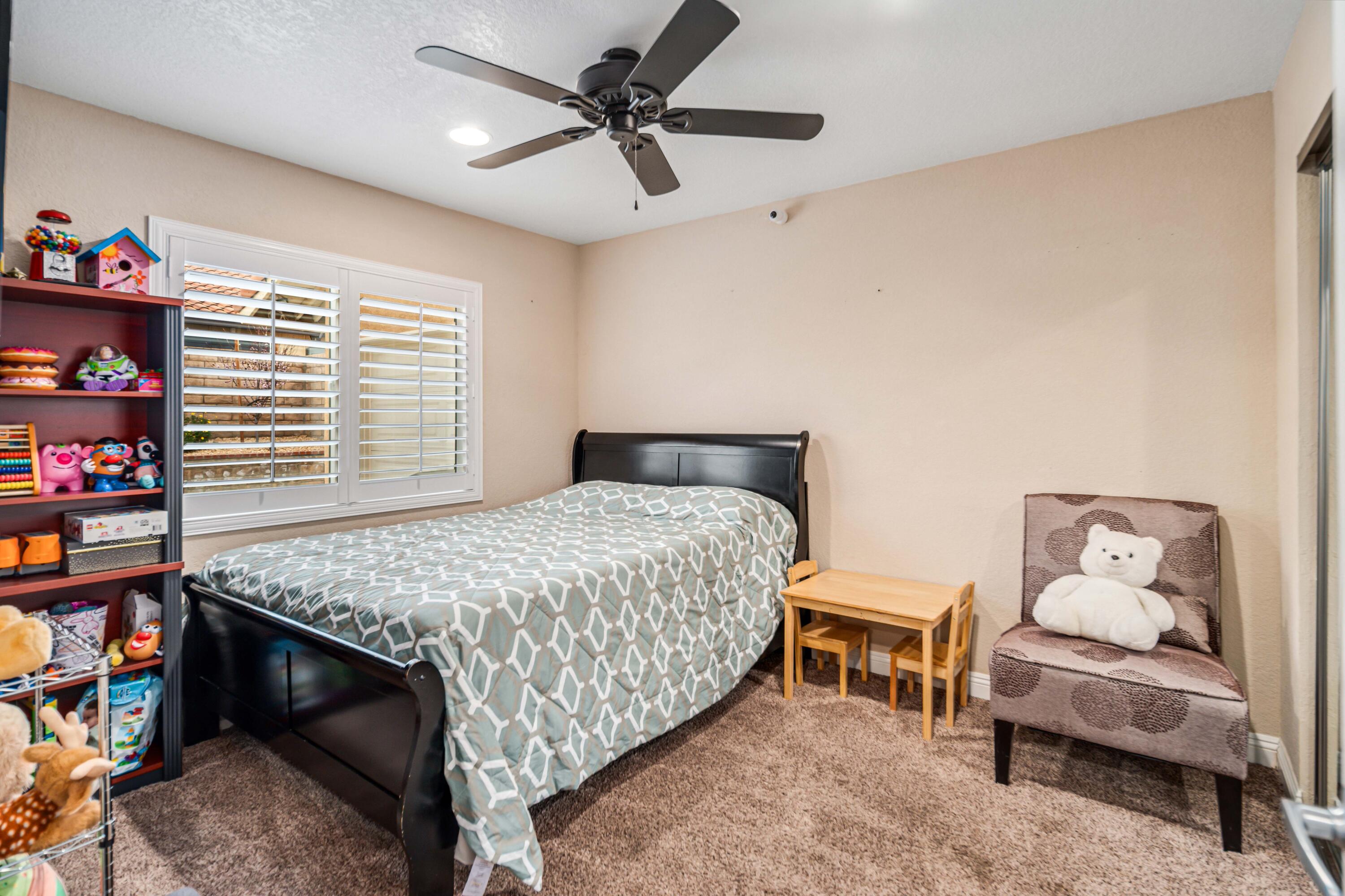 Palmdale, California 93551, United States, 5 Bedrooms Bedrooms, ,3 BathroomsBathrooms,Residential,Active,81884