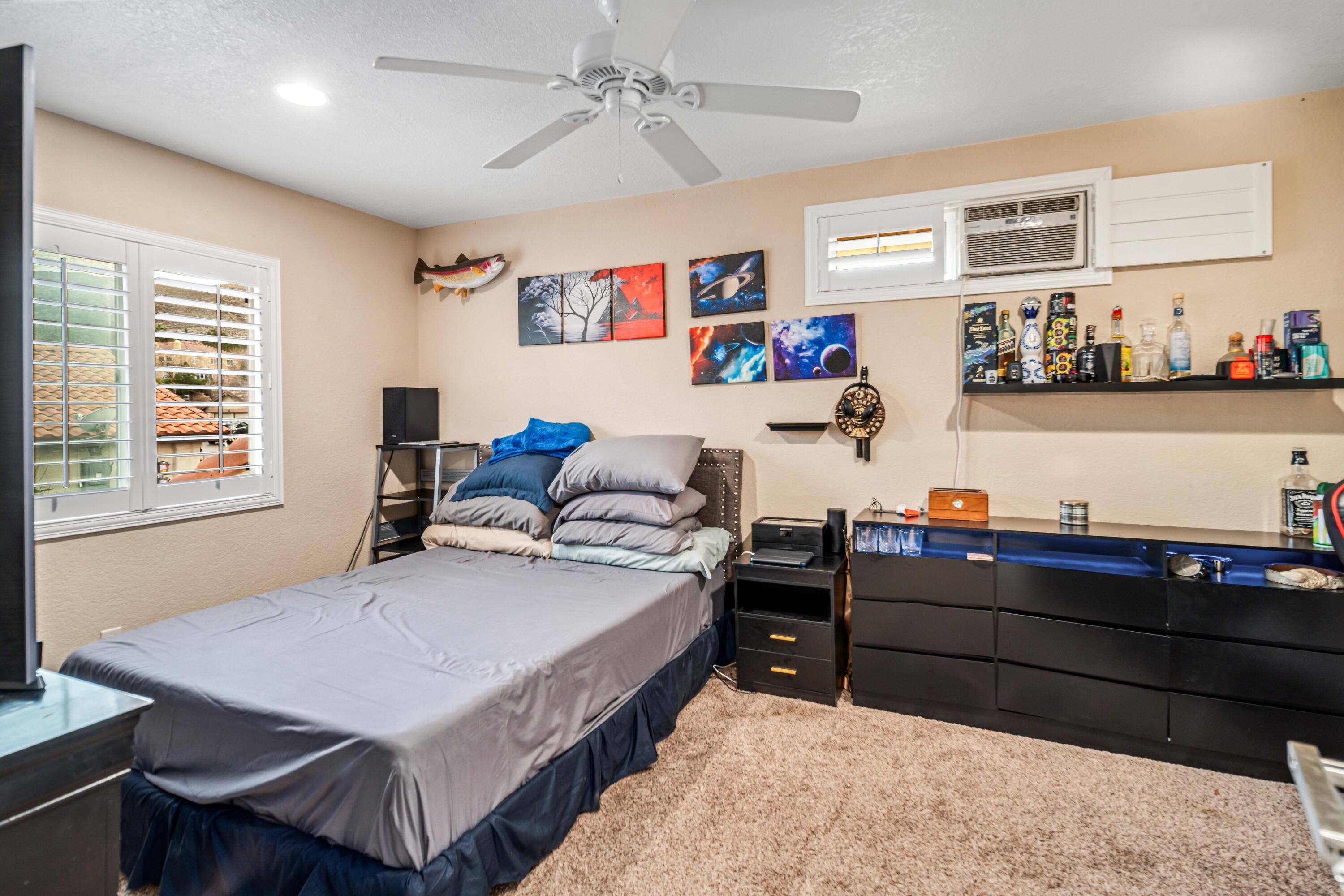 Palmdale, California 93551, United States, 5 Bedrooms Bedrooms, ,3 BathroomsBathrooms,Residential,Active,81884