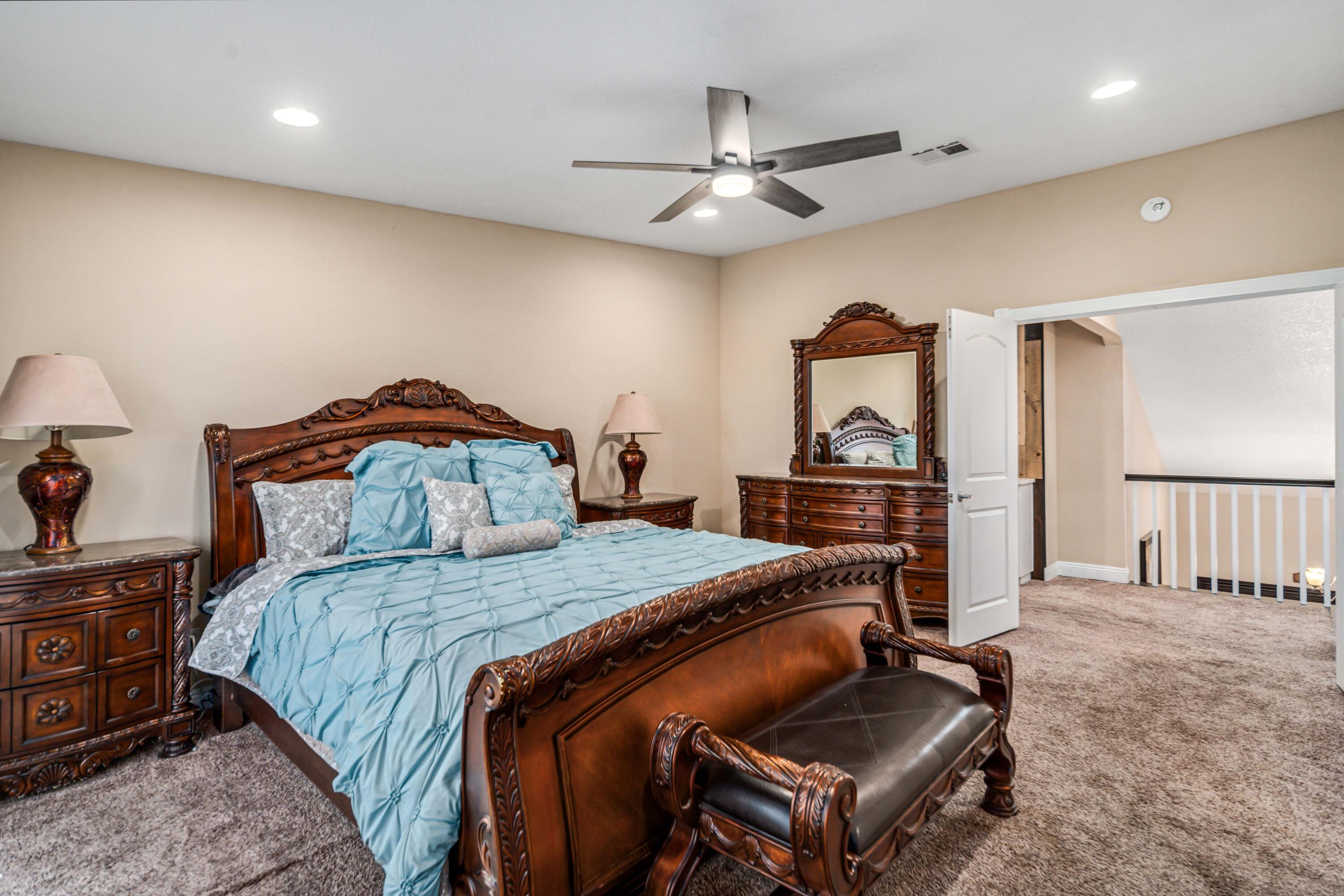 Palmdale, California 93551, United States, 5 Bedrooms Bedrooms, ,3 BathroomsBathrooms,Residential,Active,81884