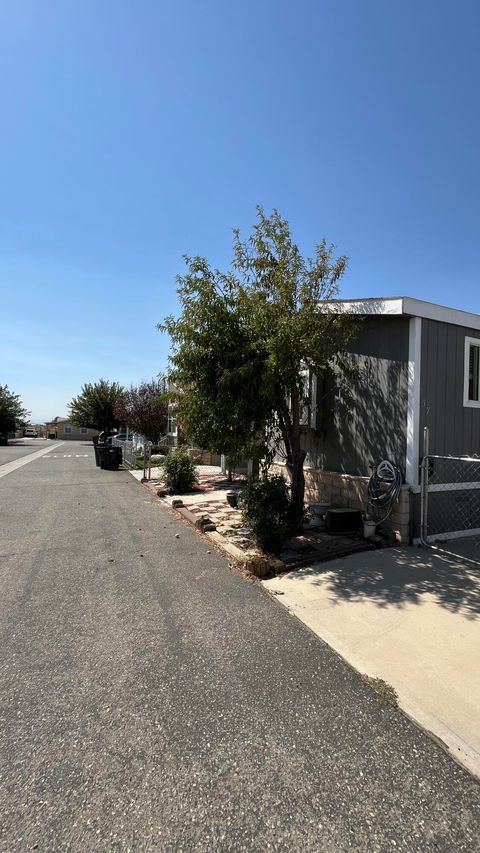 A home in Rosamond