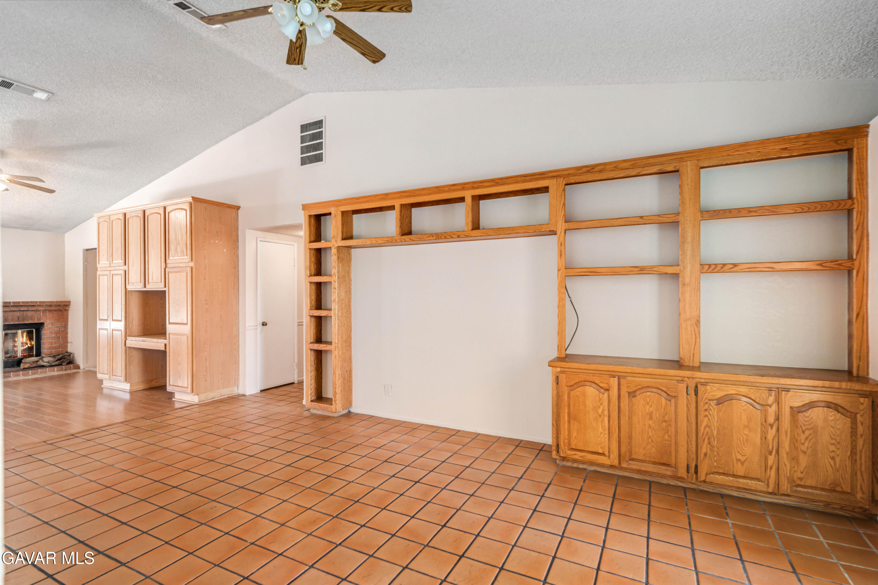 Palmdale, California 93551, United States, 4 Bedrooms Bedrooms, ,2 BathroomsBathrooms,Residential,Active,208990