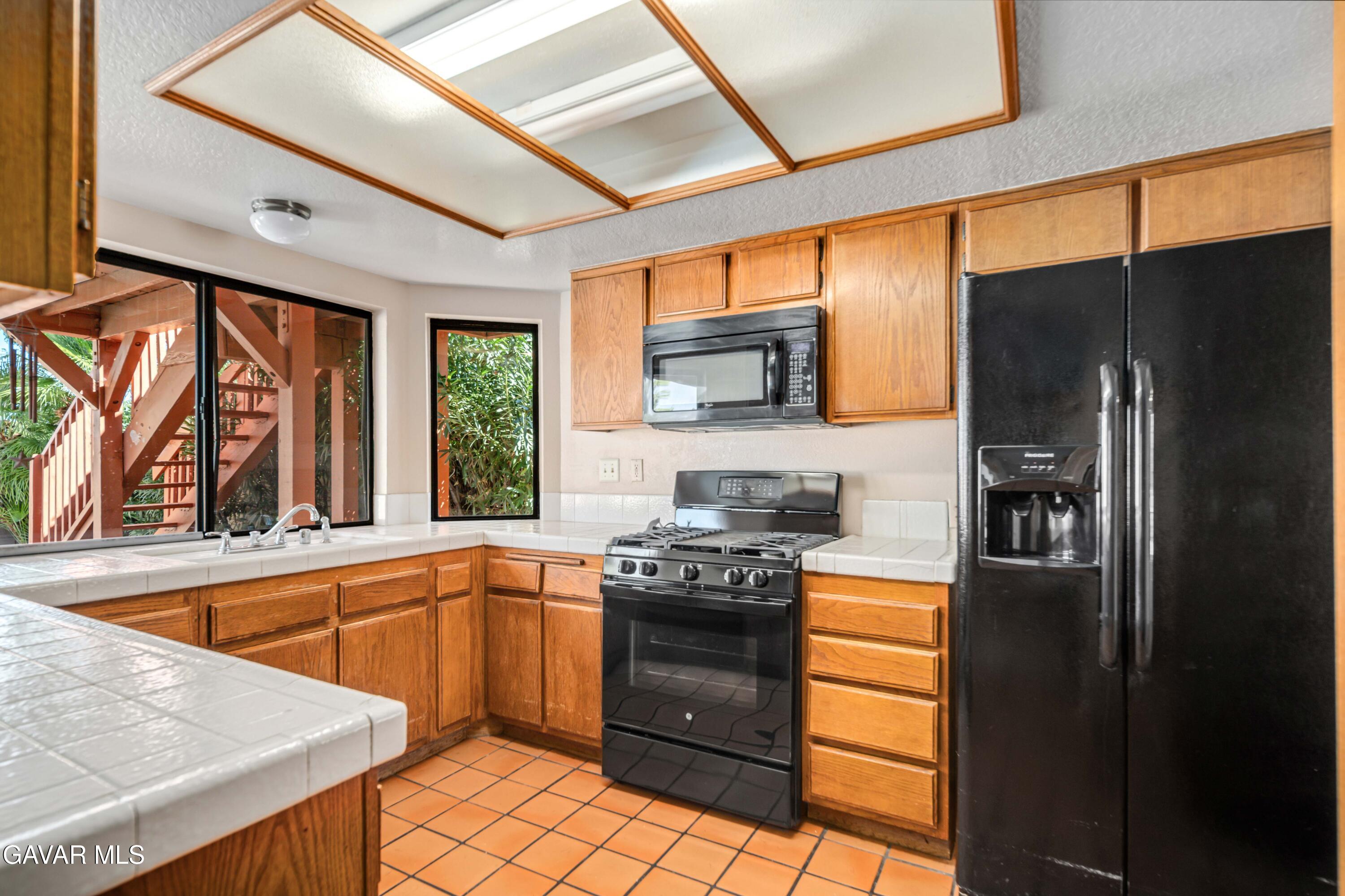 Palmdale, California 93551, United States, 4 Bedrooms Bedrooms, ,2 BathroomsBathrooms,Residential,Active,208990