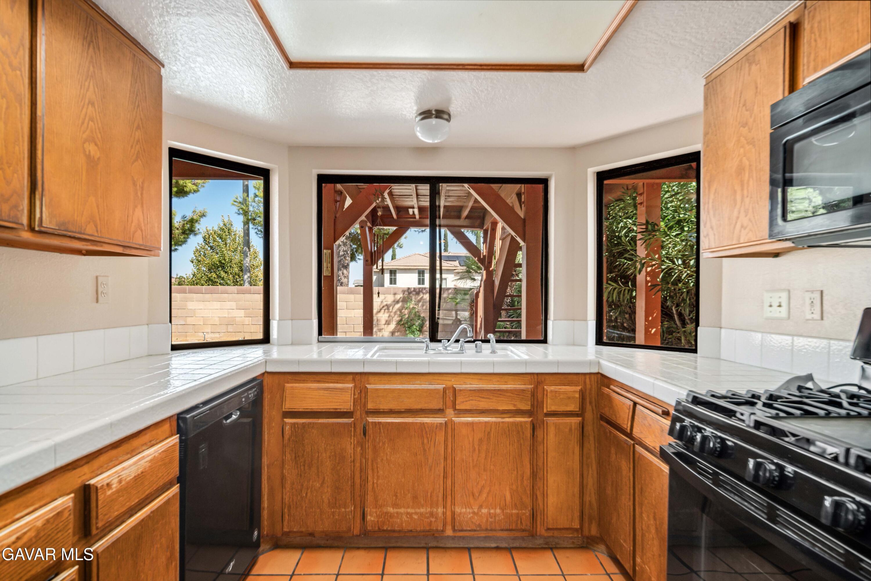 Palmdale, California 93551, United States, 4 Bedrooms Bedrooms, ,2 BathroomsBathrooms,Residential,Active,208990