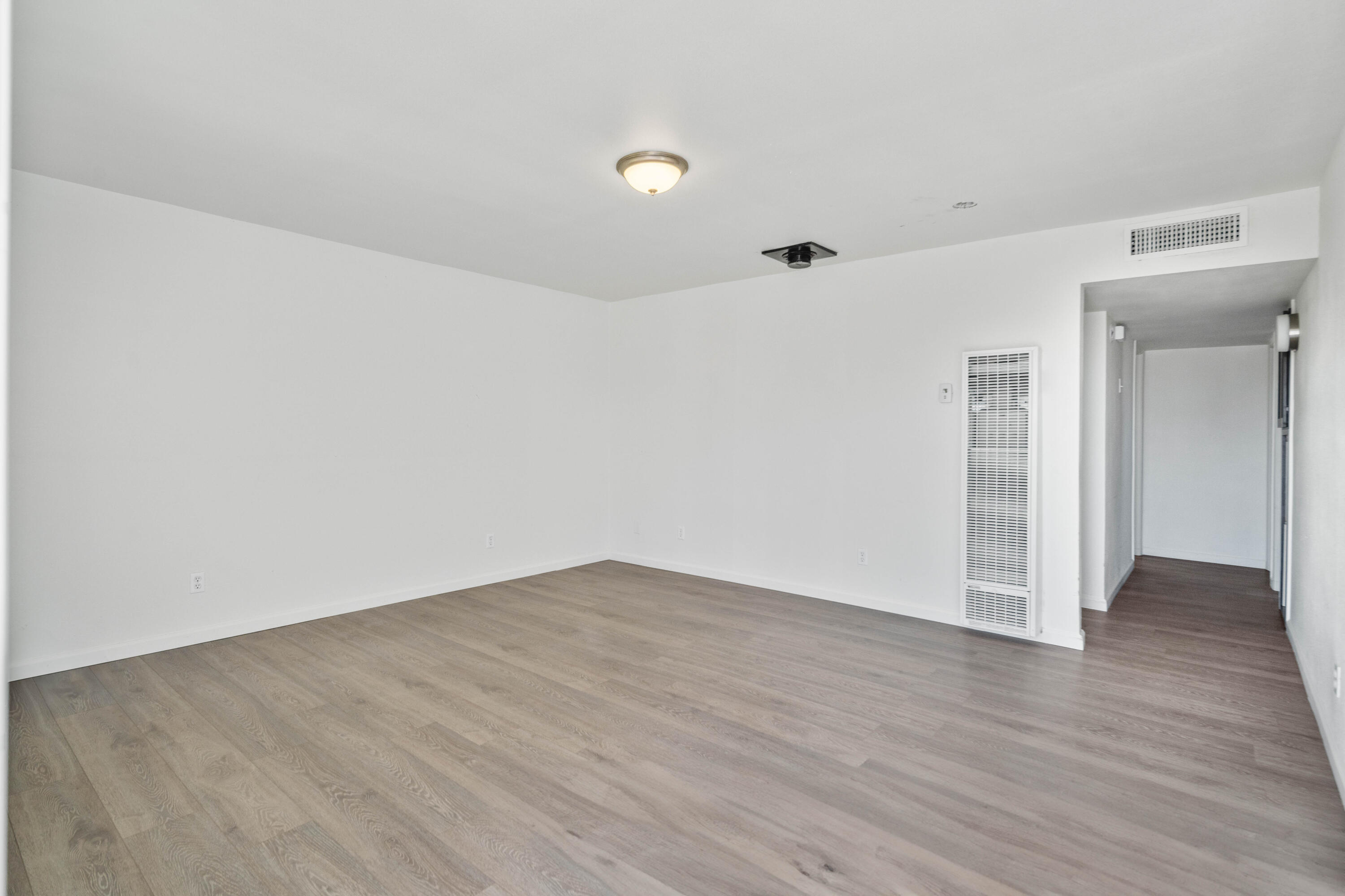 Mojave, California 93501, United States, 3 Bedrooms Bedrooms, ,1 BathroomBathrooms,Residential,Pending,20489