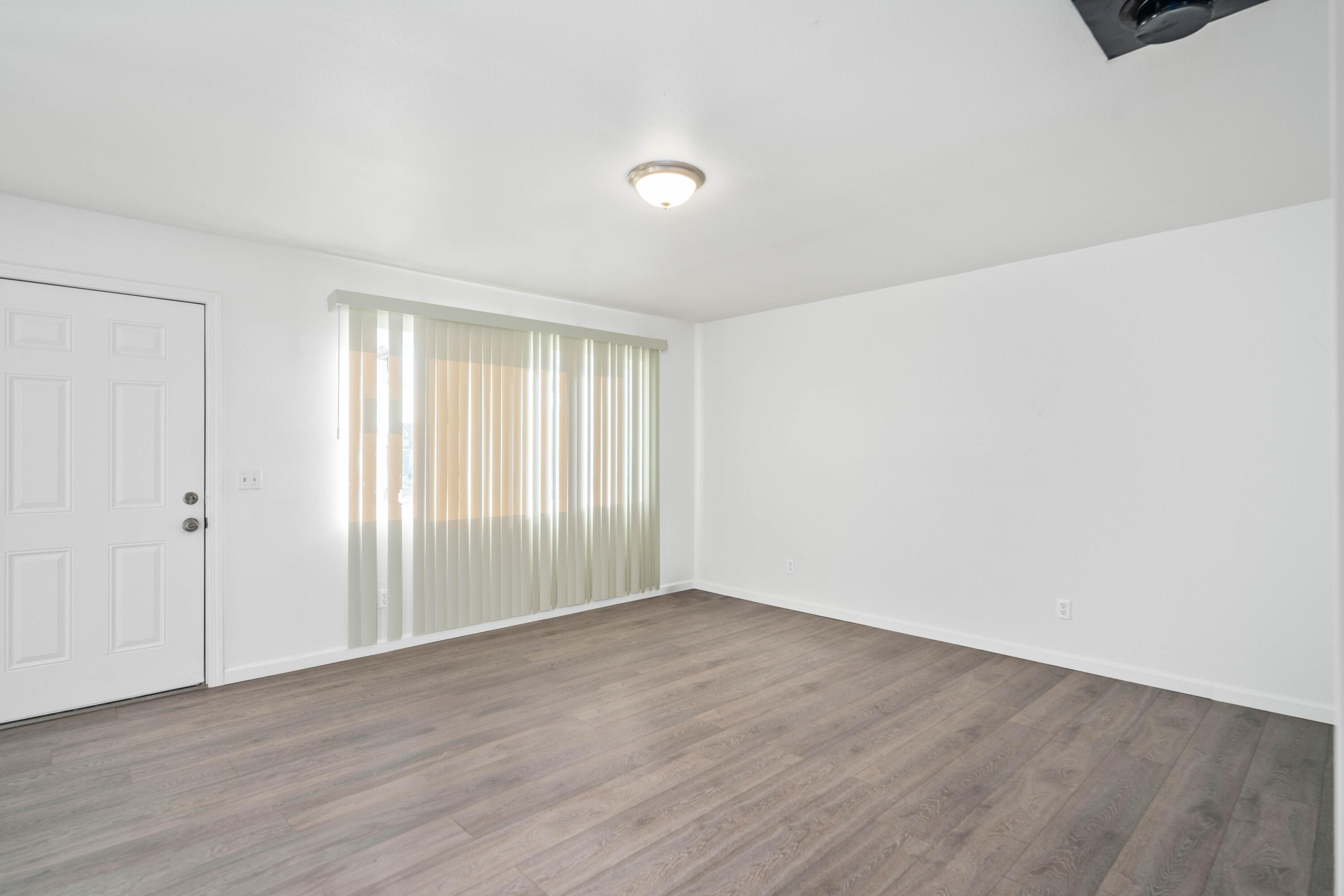 Mojave, California 93501, United States, 3 Bedrooms Bedrooms, ,1 BathroomBathrooms,Residential,Pending,20489