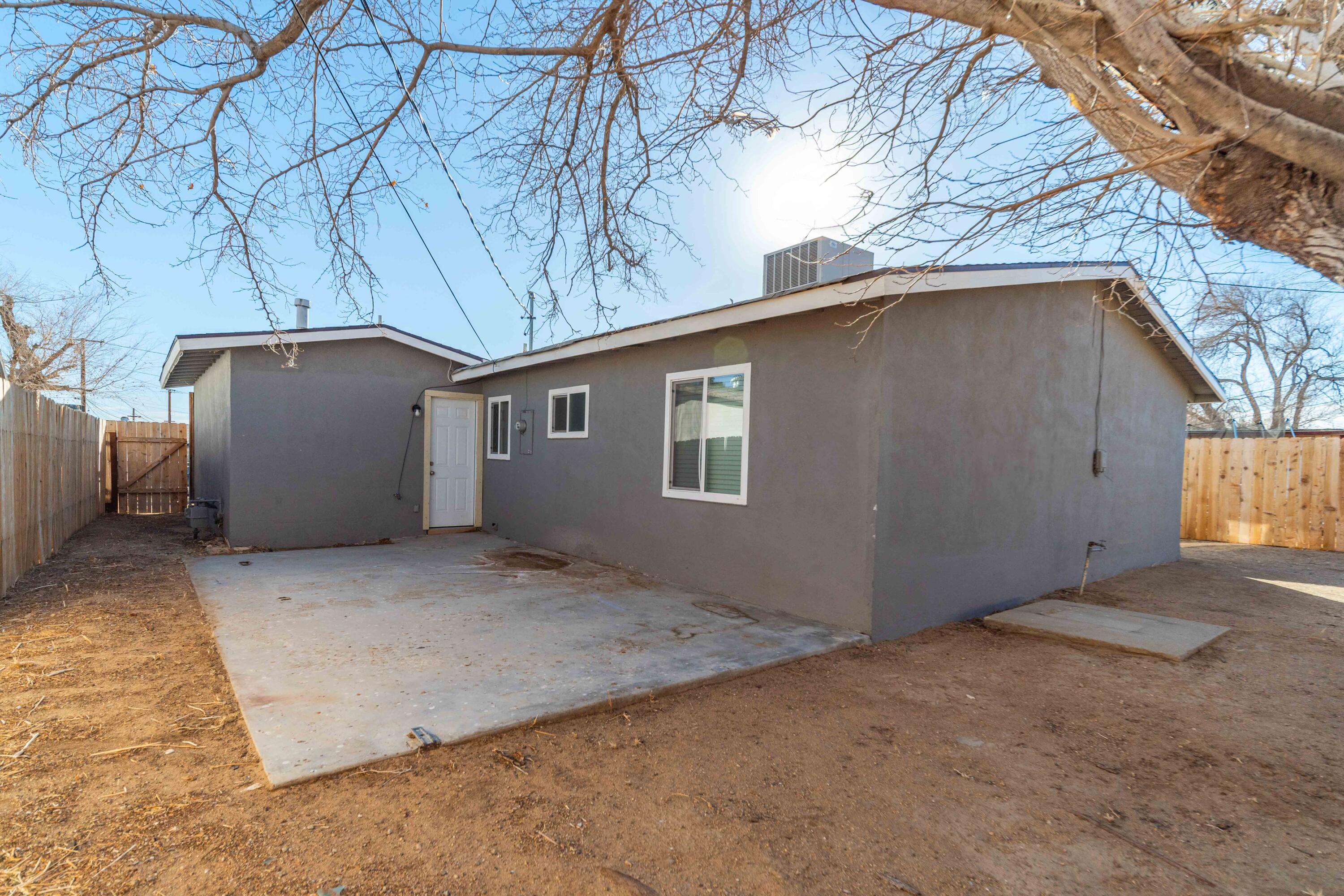 Mojave, California 93501, United States, 3 Bedrooms Bedrooms, ,1 BathroomBathrooms,Residential,Pending,20489