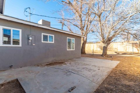 A home in Mojave