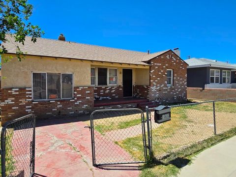 A home in Mojave