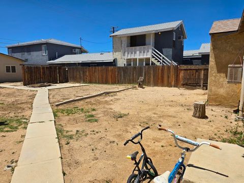 A home in Mojave