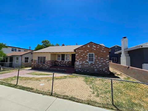 A home in Mojave