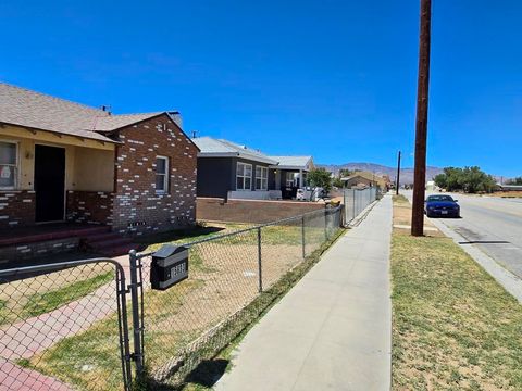 A home in Mojave