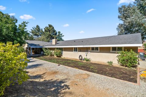 A home in Leona Valley