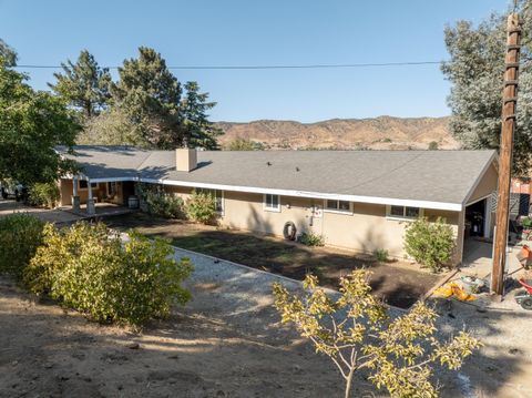 A home in Leona Valley