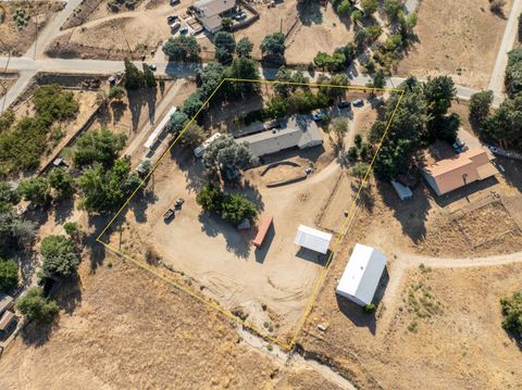 A home in Leona Valley