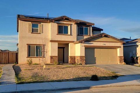 Single Family Residence in Rosamond CA 3027 Desert Cloud Avenue.jpg
