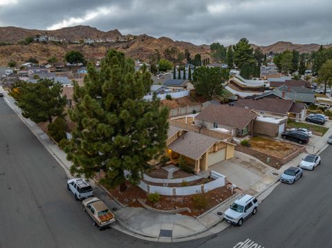 A home in Santa Clarita