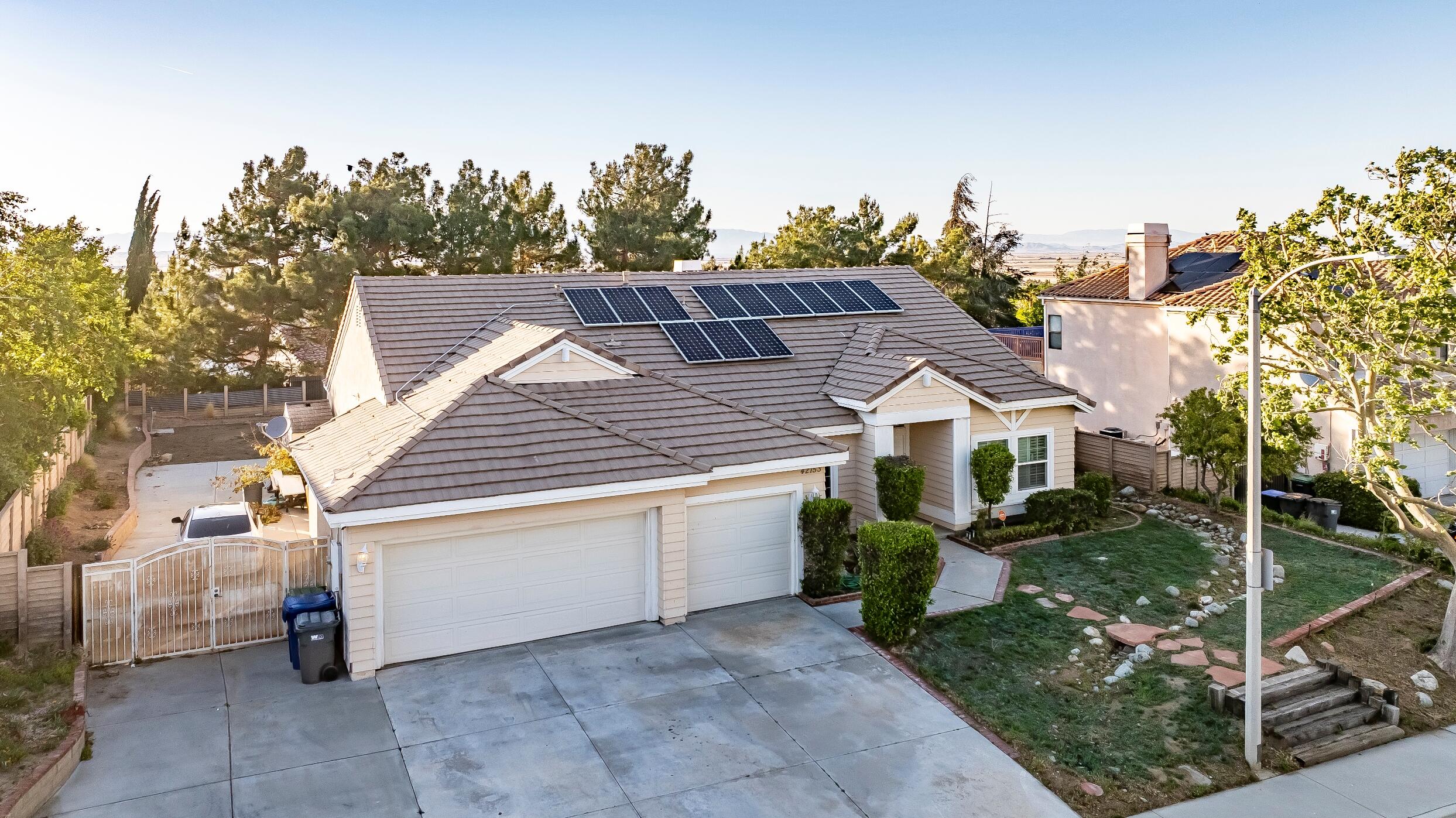 Lancaster, California 93536, United States, 3 Bedrooms Bedrooms, ,2 BathroomsBathrooms,Residential,Active,121661