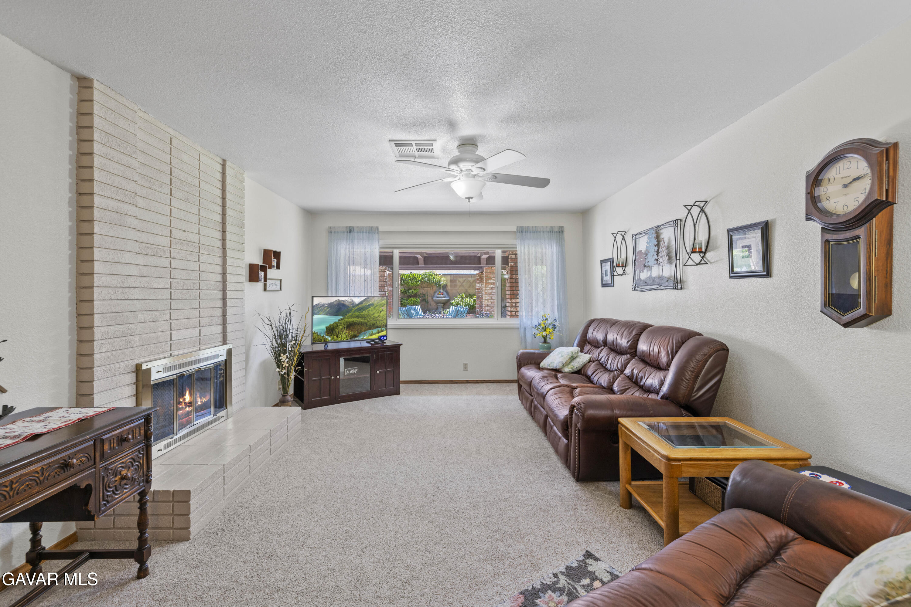 Lancaster, California 93536, United States, 4 Bedrooms Bedrooms, ,3 BathroomsBathrooms,Residential,Pending,160126