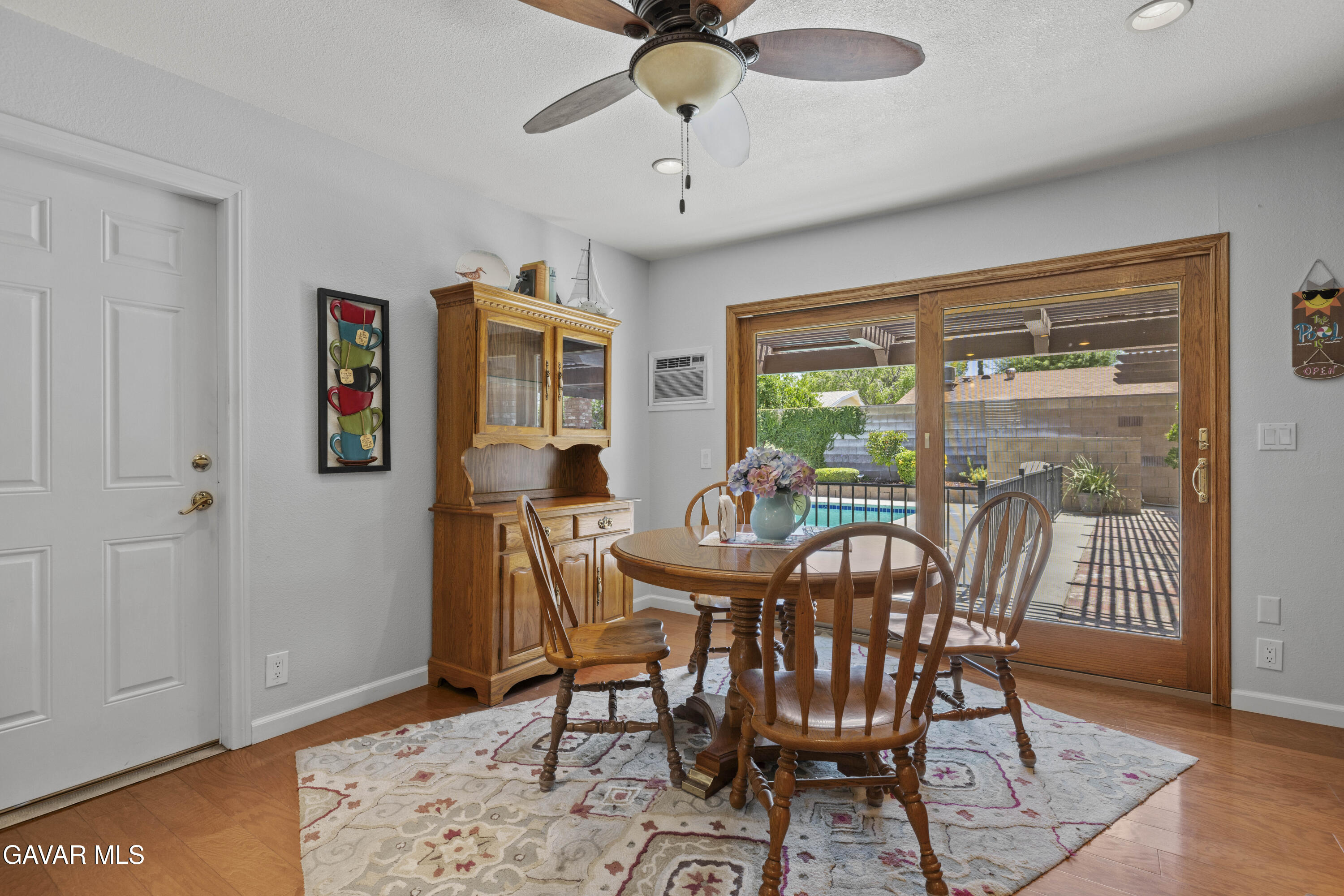 Lancaster, California 93536, United States, 4 Bedrooms Bedrooms, ,3 BathroomsBathrooms,Residential,Pending,160126