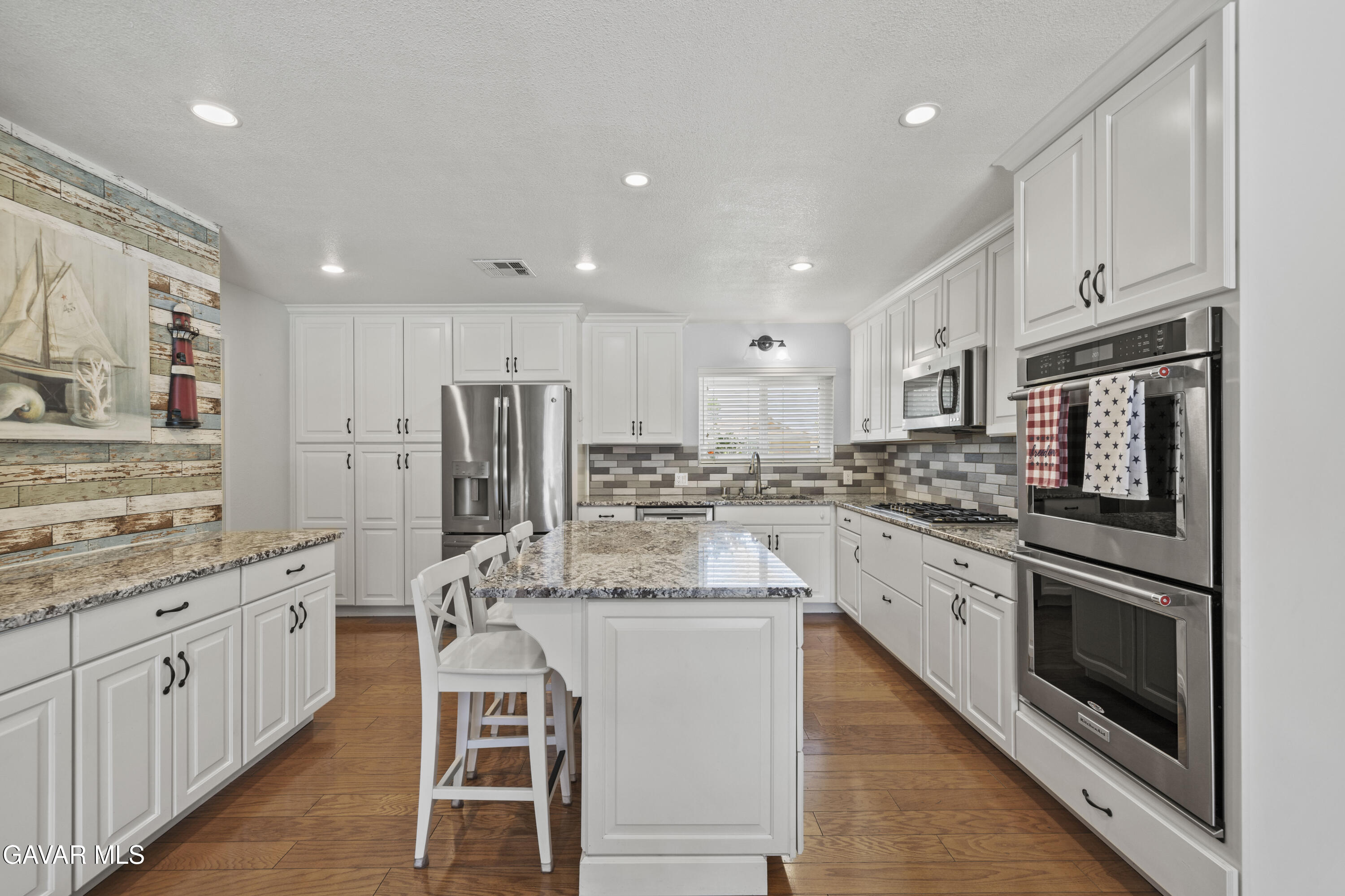 Lancaster, California 93536, United States, 4 Bedrooms Bedrooms, ,3 BathroomsBathrooms,Residential,Pending,160126