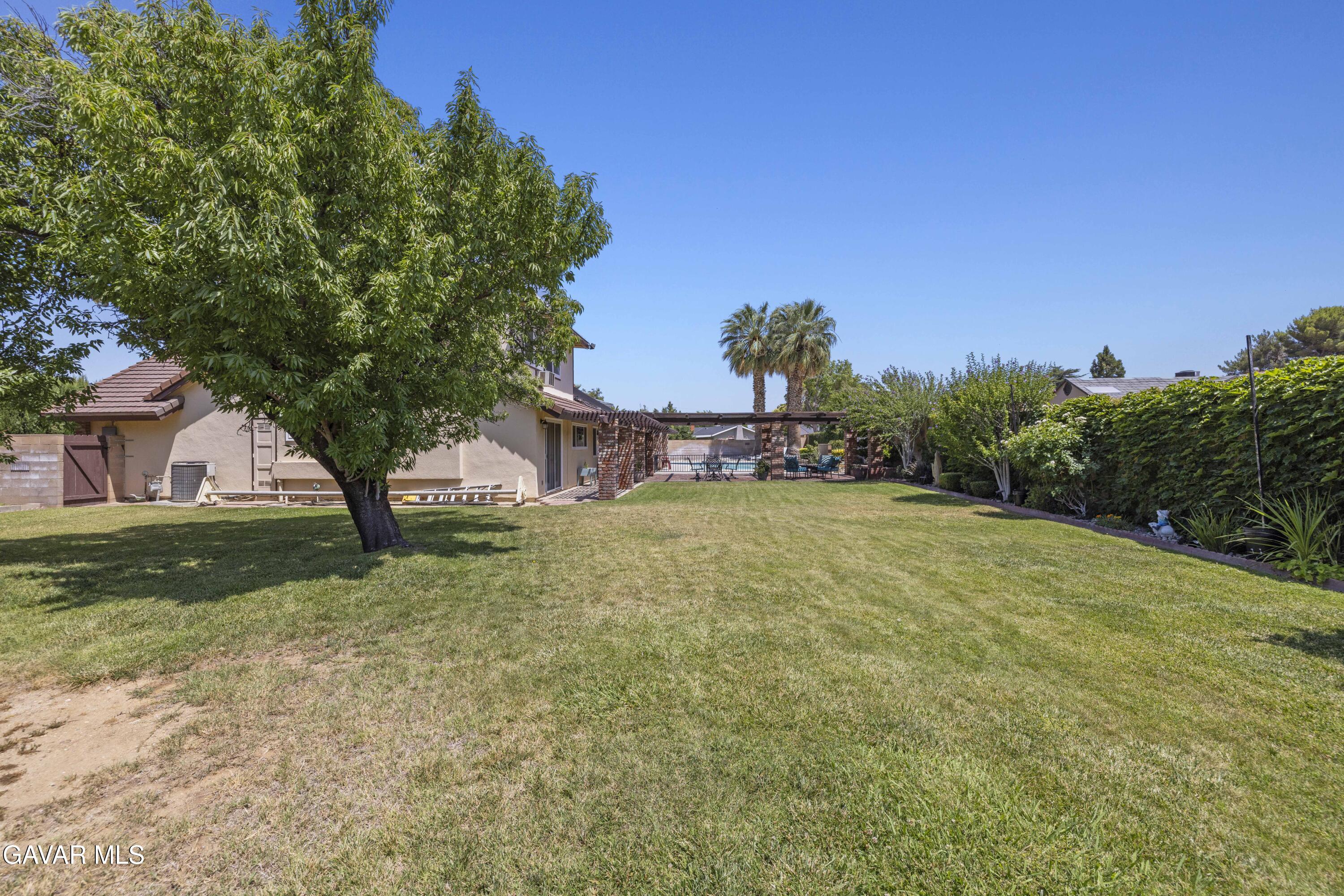 Lancaster, California 93536, United States, 4 Bedrooms Bedrooms, ,3 BathroomsBathrooms,Residential,Pending,160126